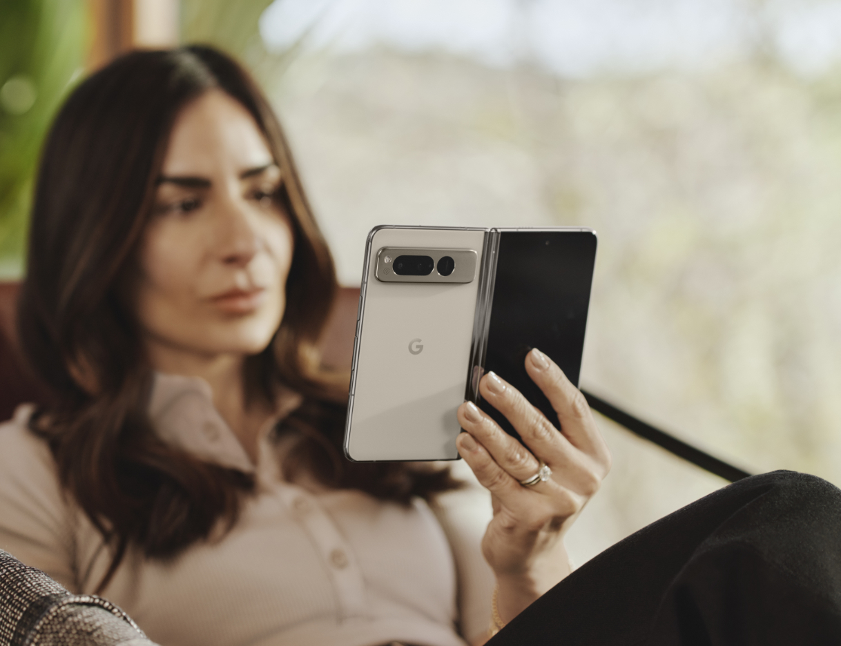 Google Pixel Fold se convirtió en el primer smartphone plegable que puede reparar uno mismo Google Pixel Fold se convirtió en el primer smartphone plegable que puede reparar uno mismo