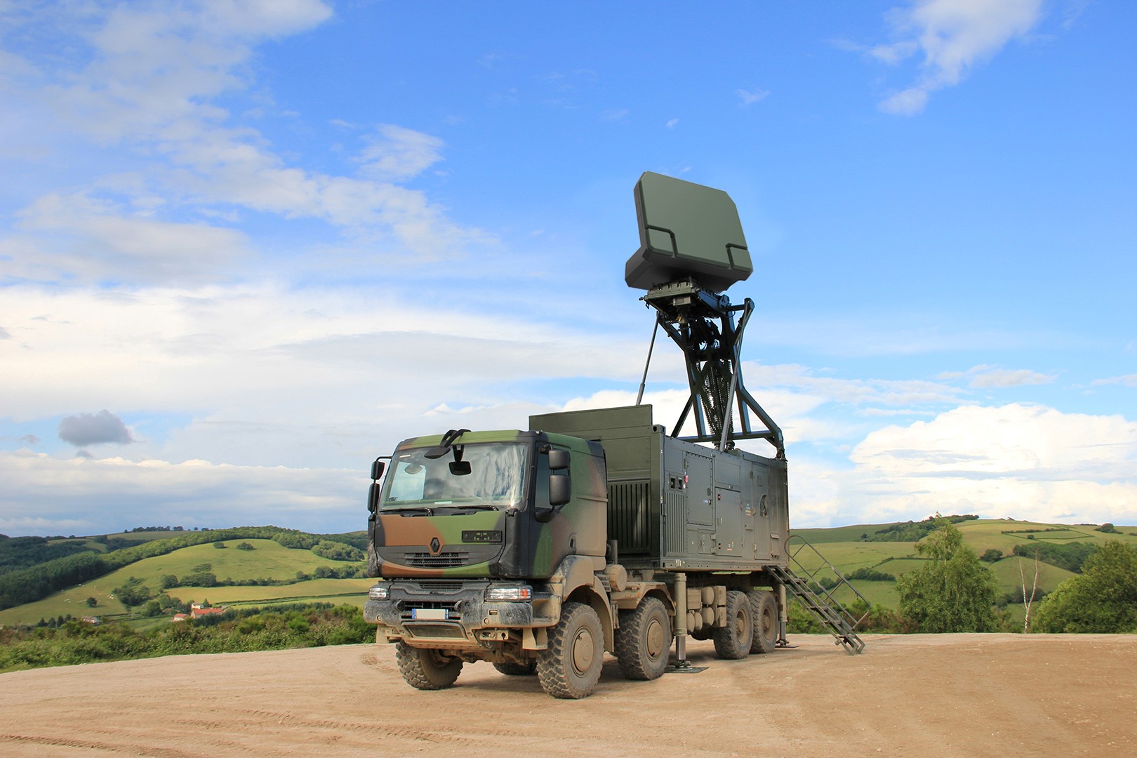 Thales suministrará a Ucrania dos radares Ground Master 200 con un alcance de hasta 250 km, que se utilizarán junto con SAMP/T Thales suministrará a Ucrania dos radares Ground Master 200 con un alcance de hasta 250 km, que se utilizarán junto con SAMP/T