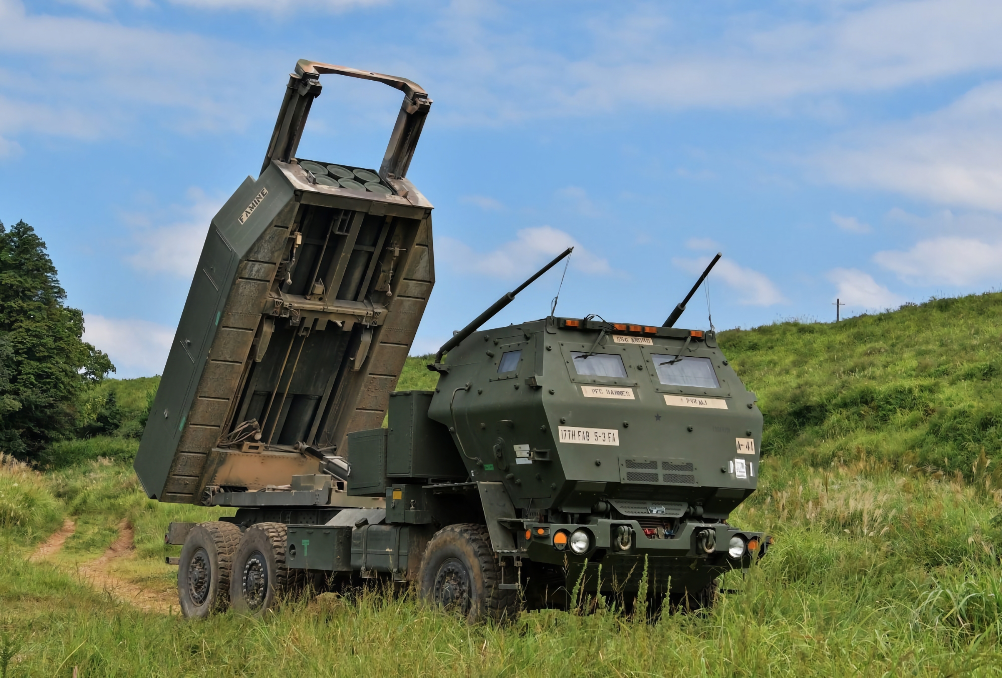 Contrato por valor de 10.000.000 de dólares: Polonia compra a EE.UU. 18 misiles HIMARS y ATACMS con un alcance de hasta 300 km. Contrato por valor de 10.000.000 de dólares: Polonia compra a EE.UU. 18 misiles HIMARS y ATACMS con un alcance de hasta 300 km.