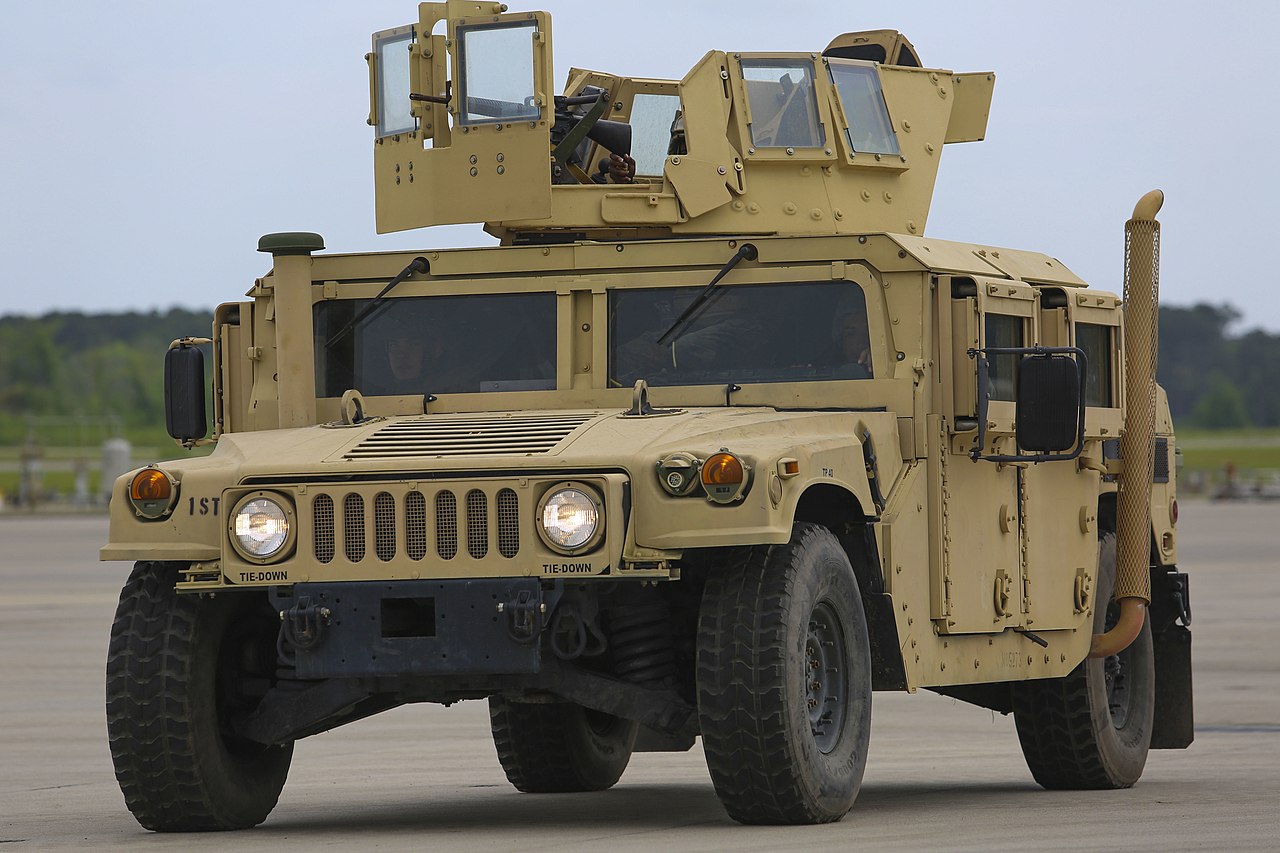 Siempre listo para la aventura: por qué el HMMWV sigue siendo un compañero fiable en condiciones extremas Vehículos todoterreno HMMWV: Historia y evolución del legendario vehículo militar