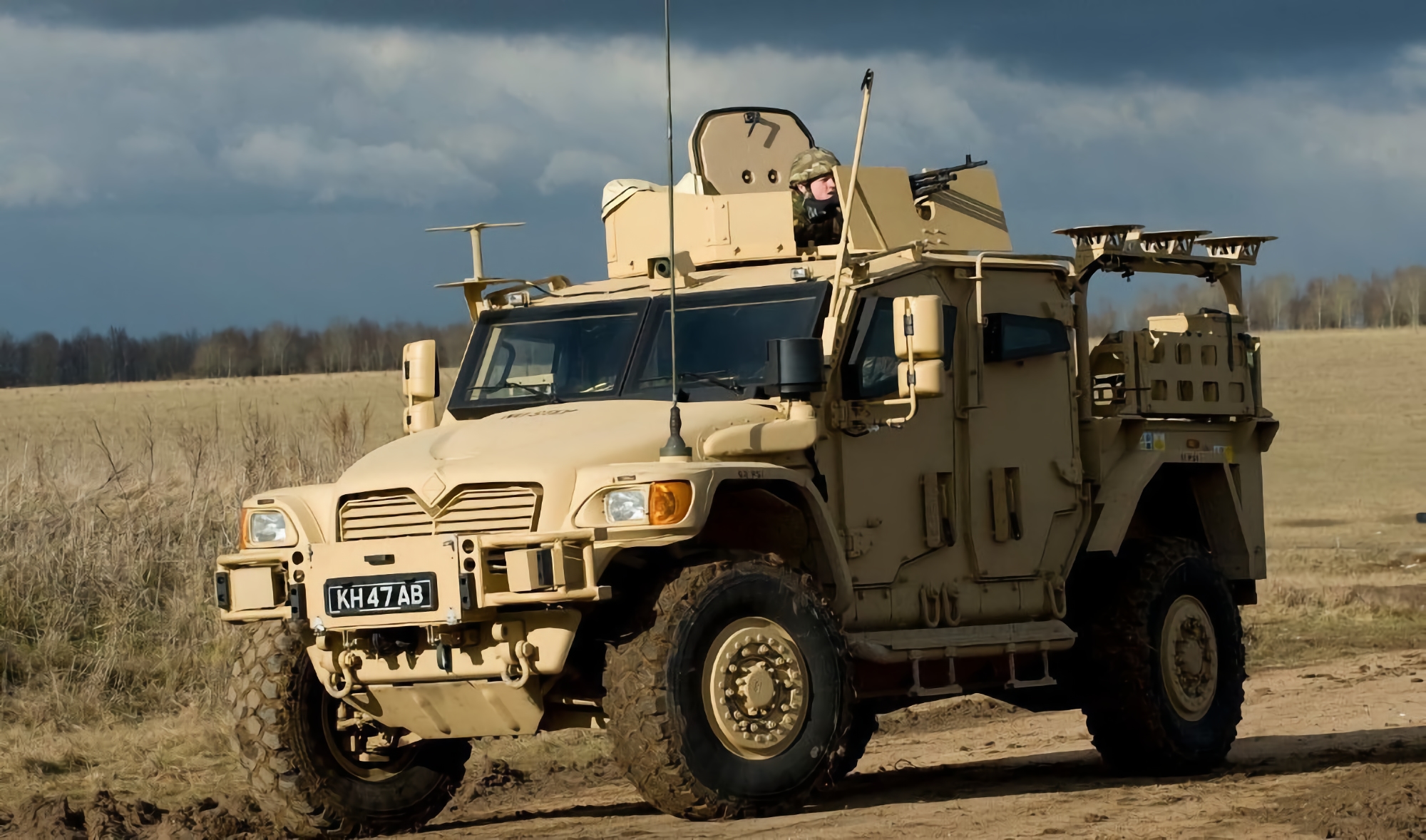 Las Fuerzas Armadas de Ucrania recibieron vehículos blindados británicos HUSKY TSV Las Fuerzas Armadas de Ucrania recibieron vehículos blindados británicos HUSKY TSV