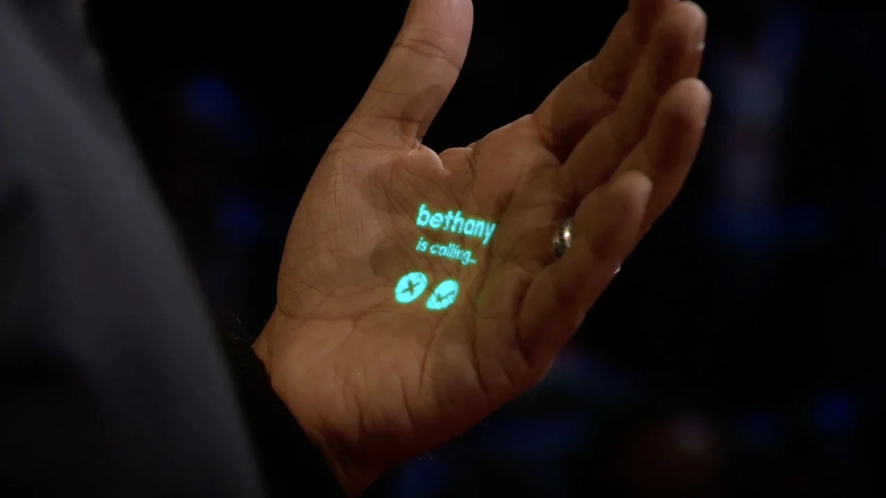 Humane, una start-up de antiguos empleados de Apple, ha presentado un gadget wearable con IA y un proyector en lugar de pantalla Humane, una start-up de antiguos empleados de Apple, ha presentado un gadget wearable con IA y un proyector en lugar de pantalla