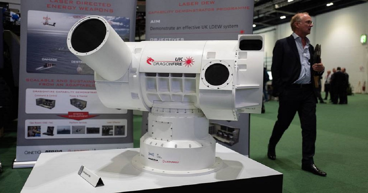 El Reino Unido probó una potente arma láser DragonFire para derrotar a los drones y cohetes El Reino Unido probó una potente arma láser DragonFire para derrotar a los drones y cohetes