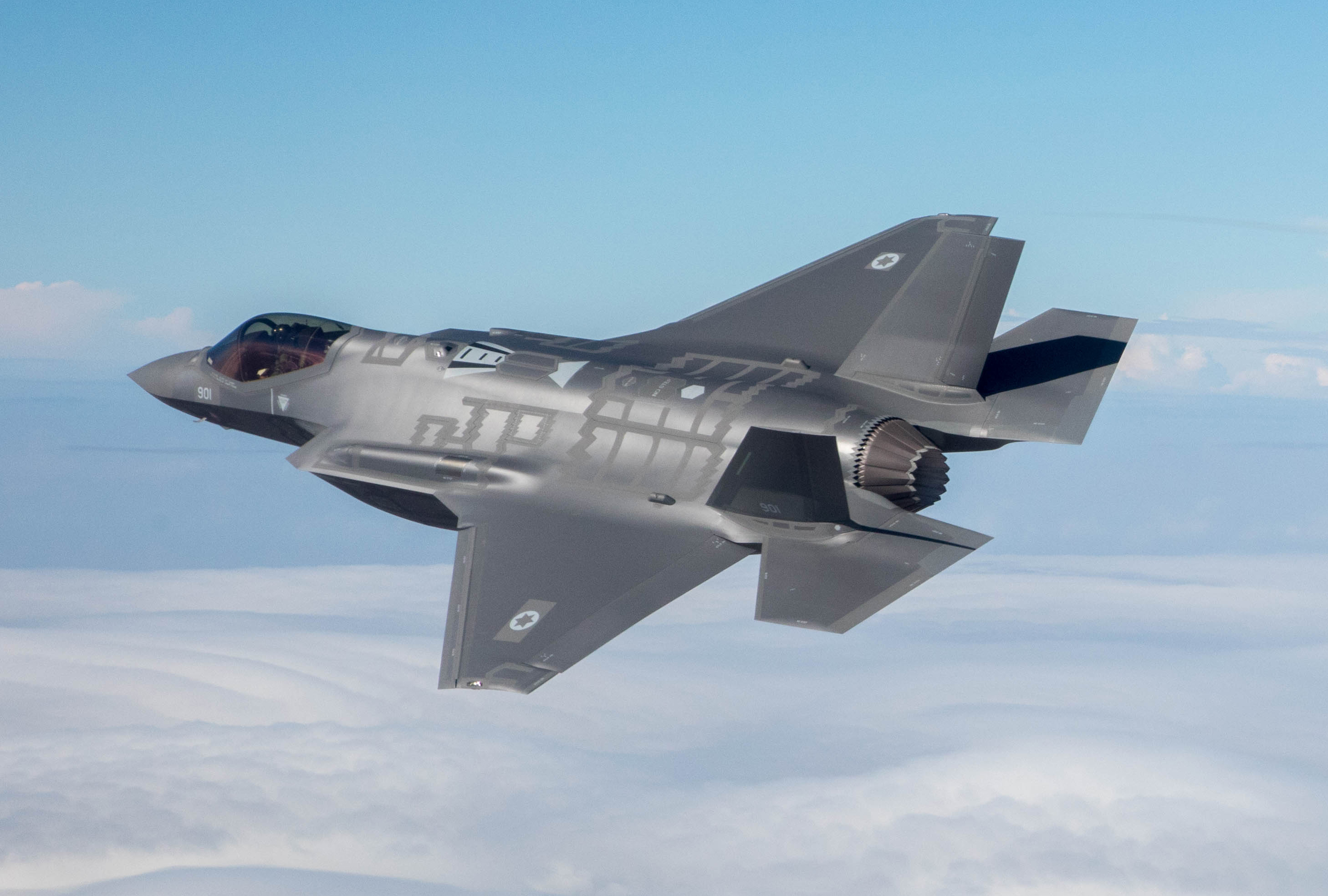 Israel suspende los vuelos de 11 cazas F-35I Adir tras estrellarse un F-35B en una base aérea estadounidense Israel suspende los vuelos de 11 cazas F-35I Adir tras estrellarse un F-35B en una base aérea estadounidense