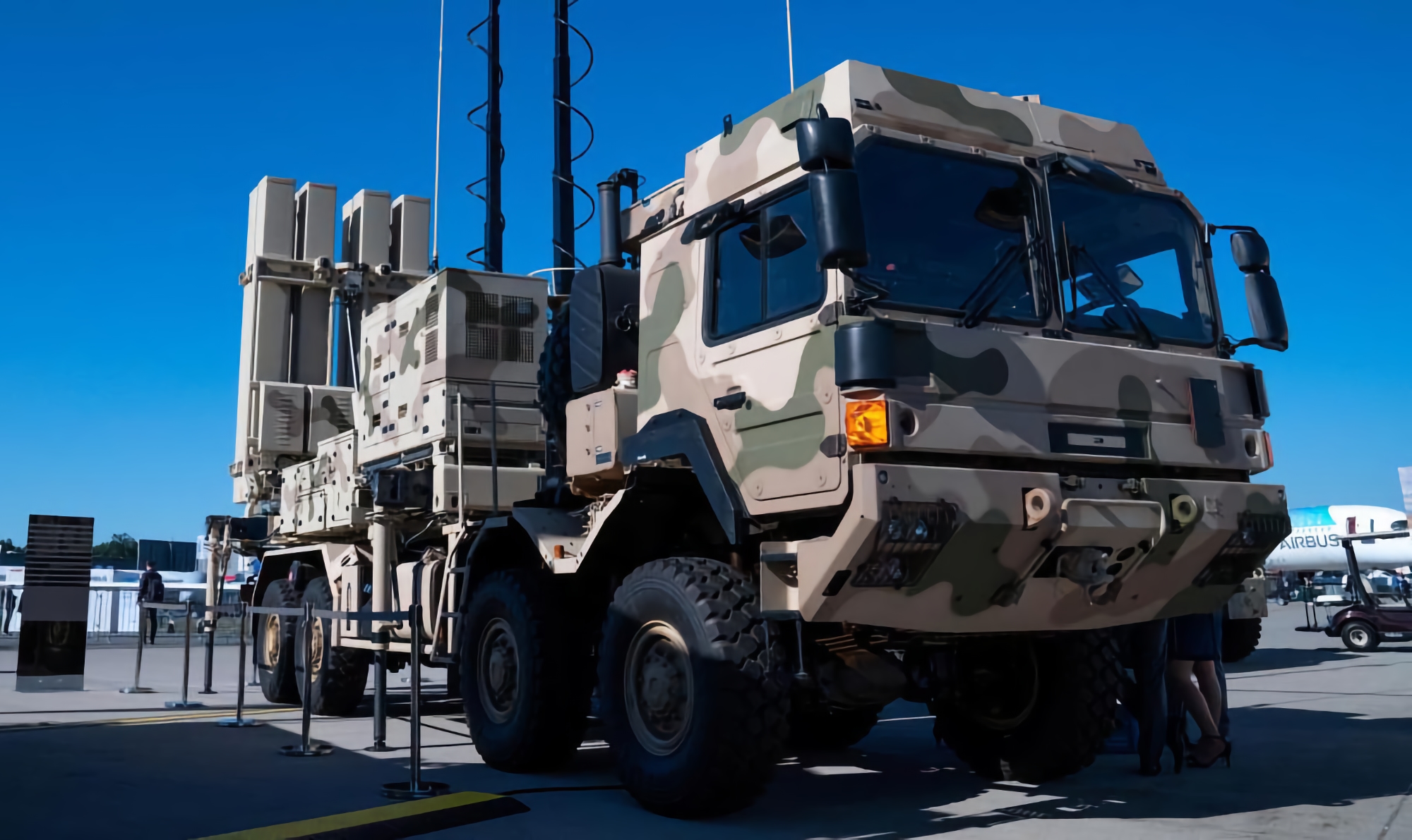 Medios de comunicación: Ucrania quiere comprar a Alemania 11 sistemas de defensa antimisiles IRIS-T SLM, el contrato asciende a 1.500.000.000 de euros y podría durar cinco años Medios de comunicación: Ucrania quiere comprar a Alemania 11 sistemas de defensa antimisiles IRIS-T SLM, el contrato asciende a 1.500.000.000 de euros y podría durar cinco años