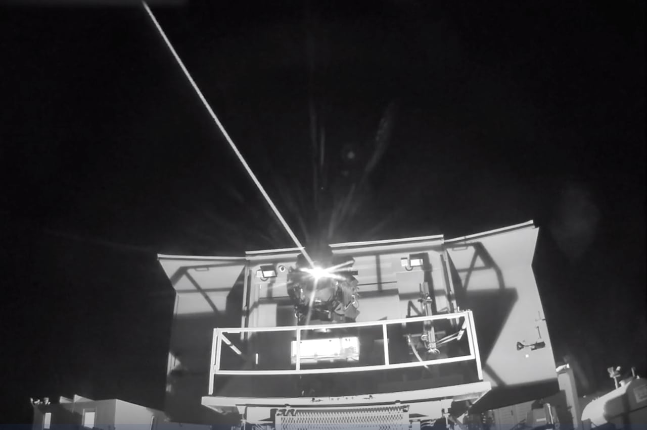 Israel probó con éxito el sistema láser Iron Beam, derribando un dron, una ronda de mortero y un proyectil de artillería (video) Israel probó con éxito el sistema láser Iron Beam, derribando un dron, una ronda de mortero y un proyectil de artillería (video)