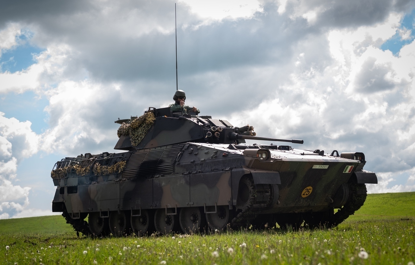 Italia destinará 15.800 millones de dólares a la compra de nuevos vehículos de combate de infantería para sustituir a la vetusta flota Dardo Italia destinará 15.800 millones de dólares a la compra de nuevos vehículos de combate de infantería para sustituir a la vetusta flota Dardo