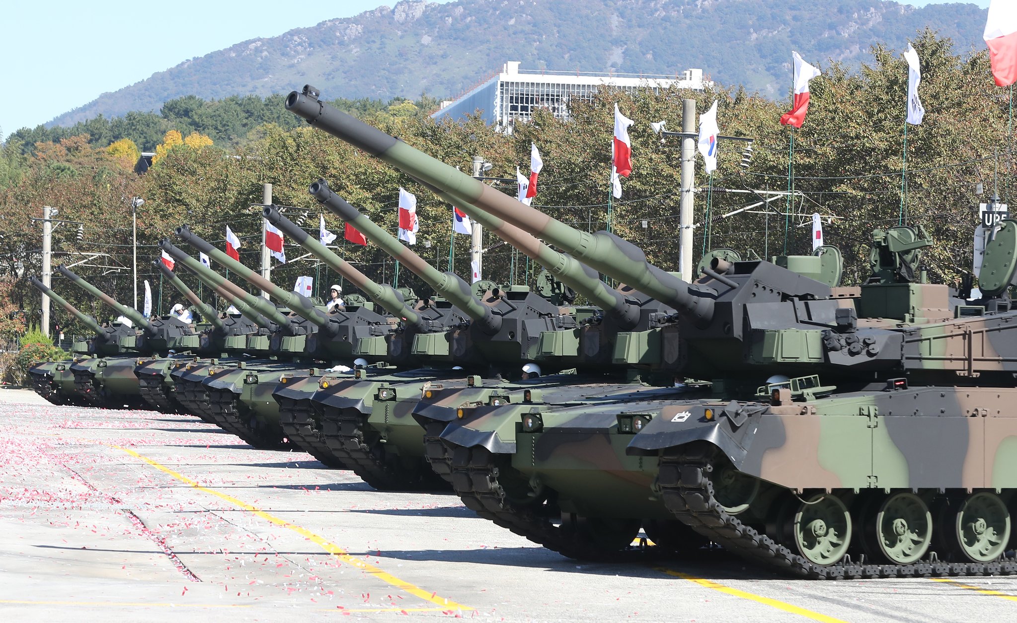 Ya están listos: Hanwha Defense envió los primeros 24 tanques K9A1 Thunder ACS y 10 K2 Black Panther a Polonia Ya están listos: Hanwha Defense envió los primeros 24 tanques K9A1 Thunder ACS y 10 K2 Black Panther a Polonia