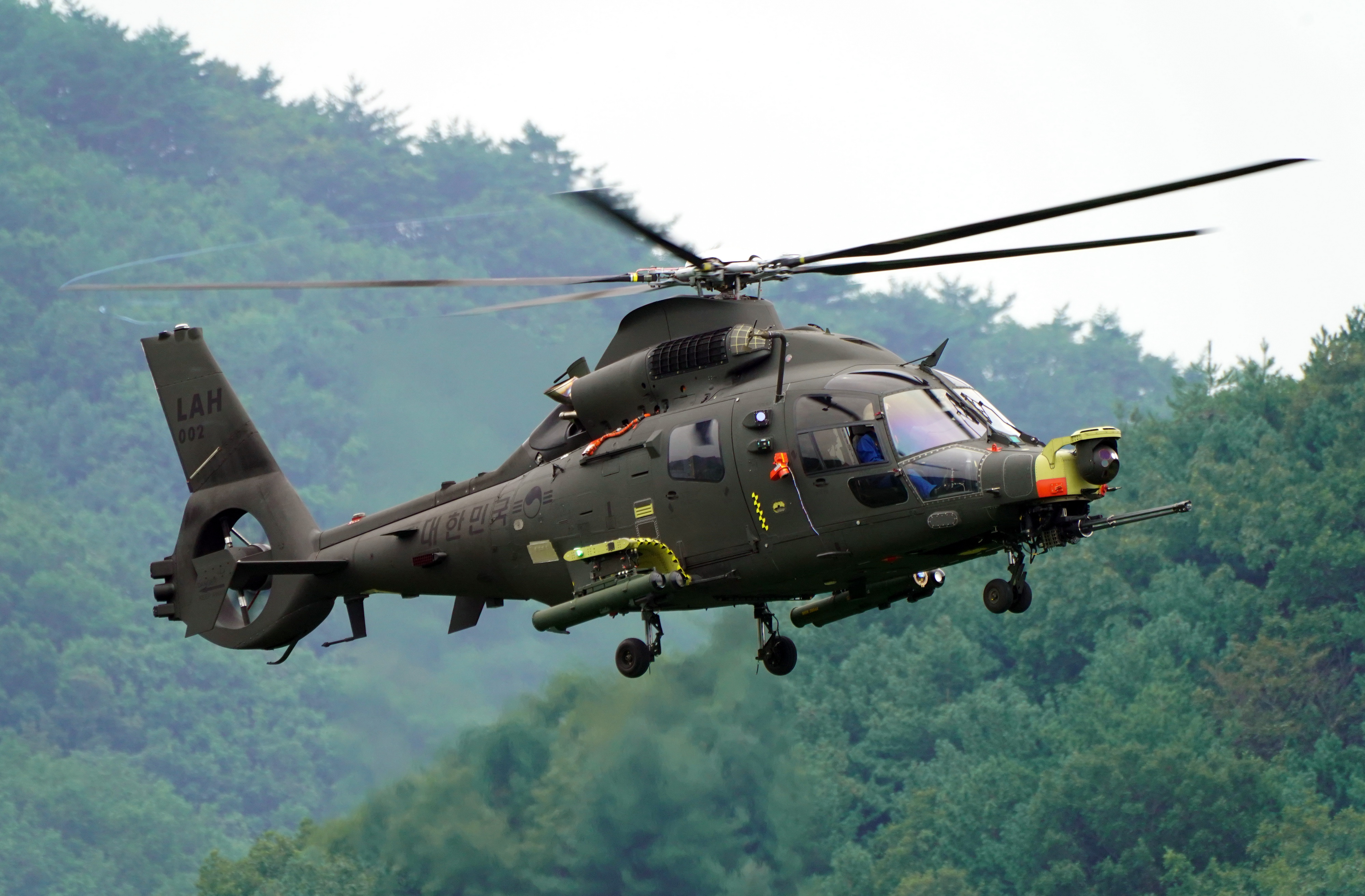 Corea del Sur compra 10 helicópteros de ataque ligeros KAI LAH, contrato por valor de 235.000.000 dólares Corea del Sur compra 10 helicópteros de ataque ligeros KAI LAH, contrato por valor de 235.000.000 dólares