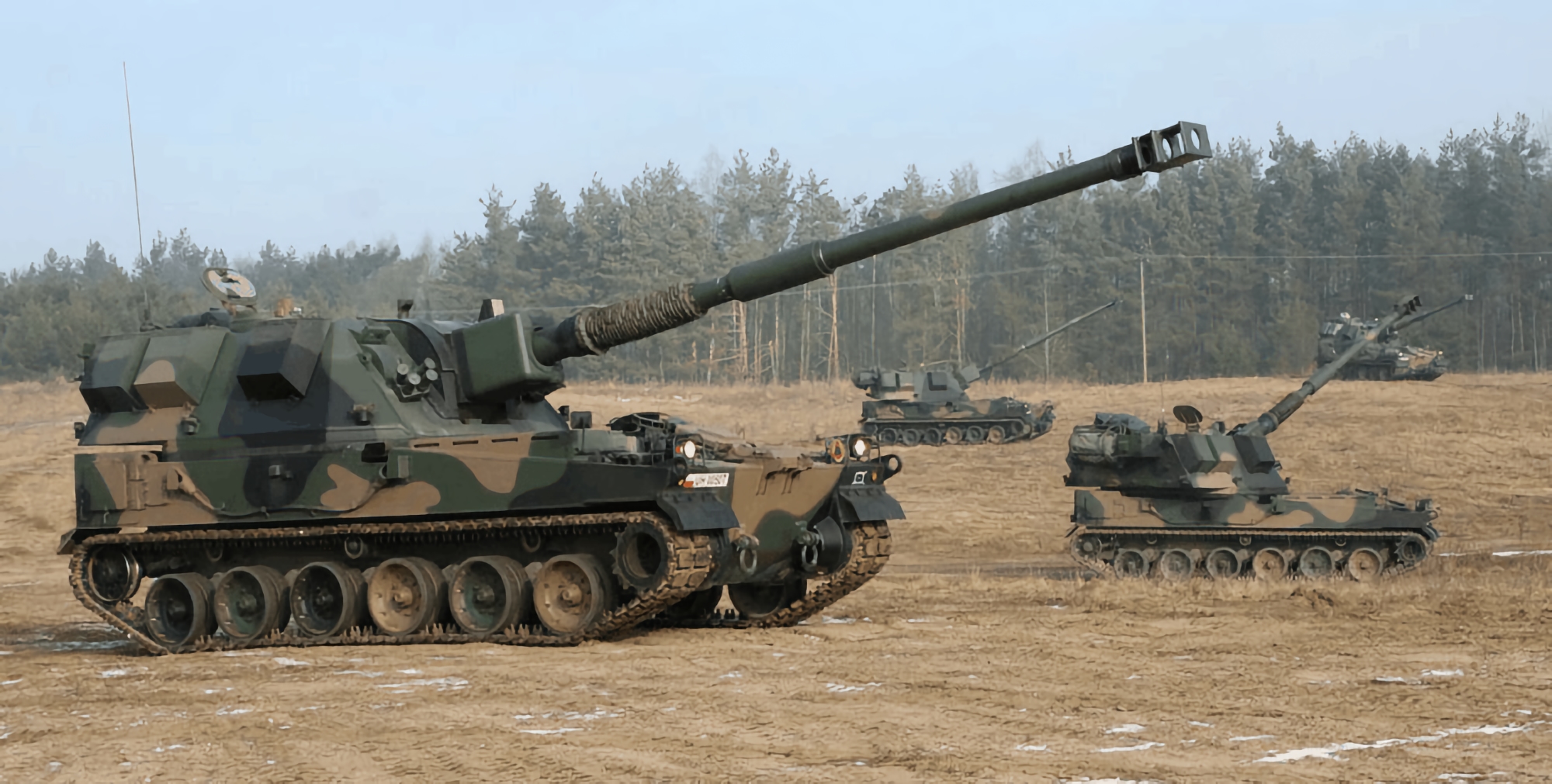 Las AFU utilizan Krab SAU con proyectiles de 155 mm de última generación que pueden disparar hasta 31 km Las AFU utilizan Krab SAU con proyectiles de 155 mm de última generación que pueden disparar hasta 31 km