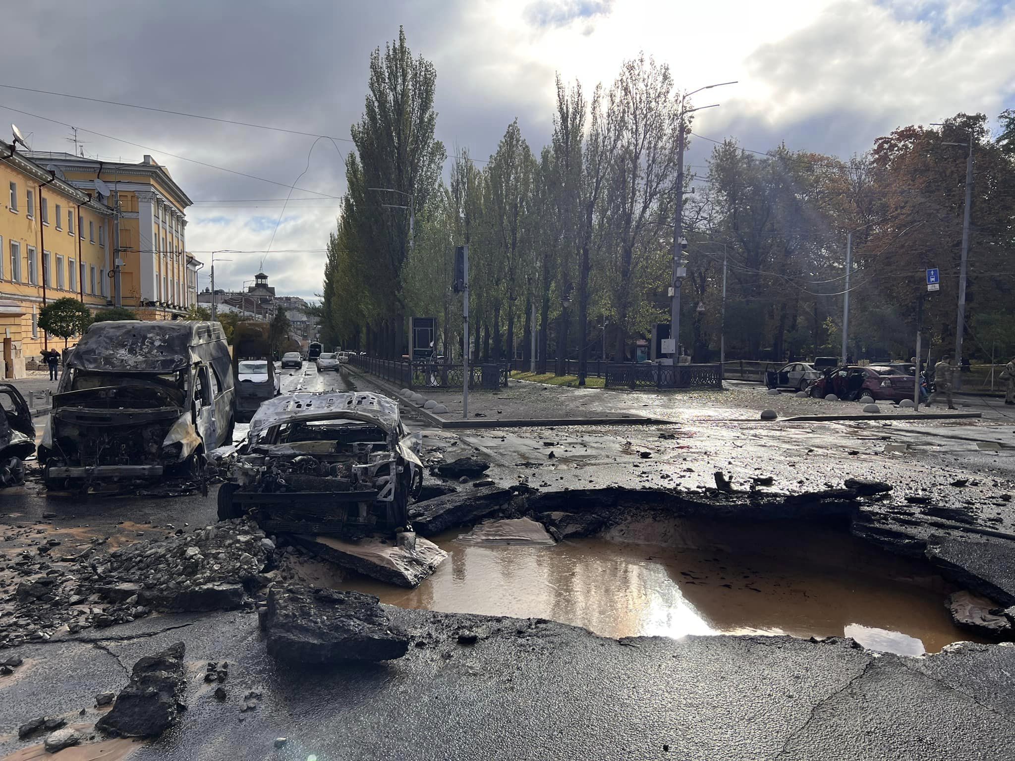 El ataque del 10 de octubre a Ucrania le costó a Rusia unos 4.000 millones de dólares: eso es 21 millones de pensiones, 16 millones de salarios mínimos y 2 millones de "pagos por ataúd" El ataque del 10 de octubre a Ucrania le costó a Rusia unos 4.000 millones de dólares: eso es 21 millones de pensiones, 16 millones de salarios mínimos y 2 millones de "pagos por ataúd"