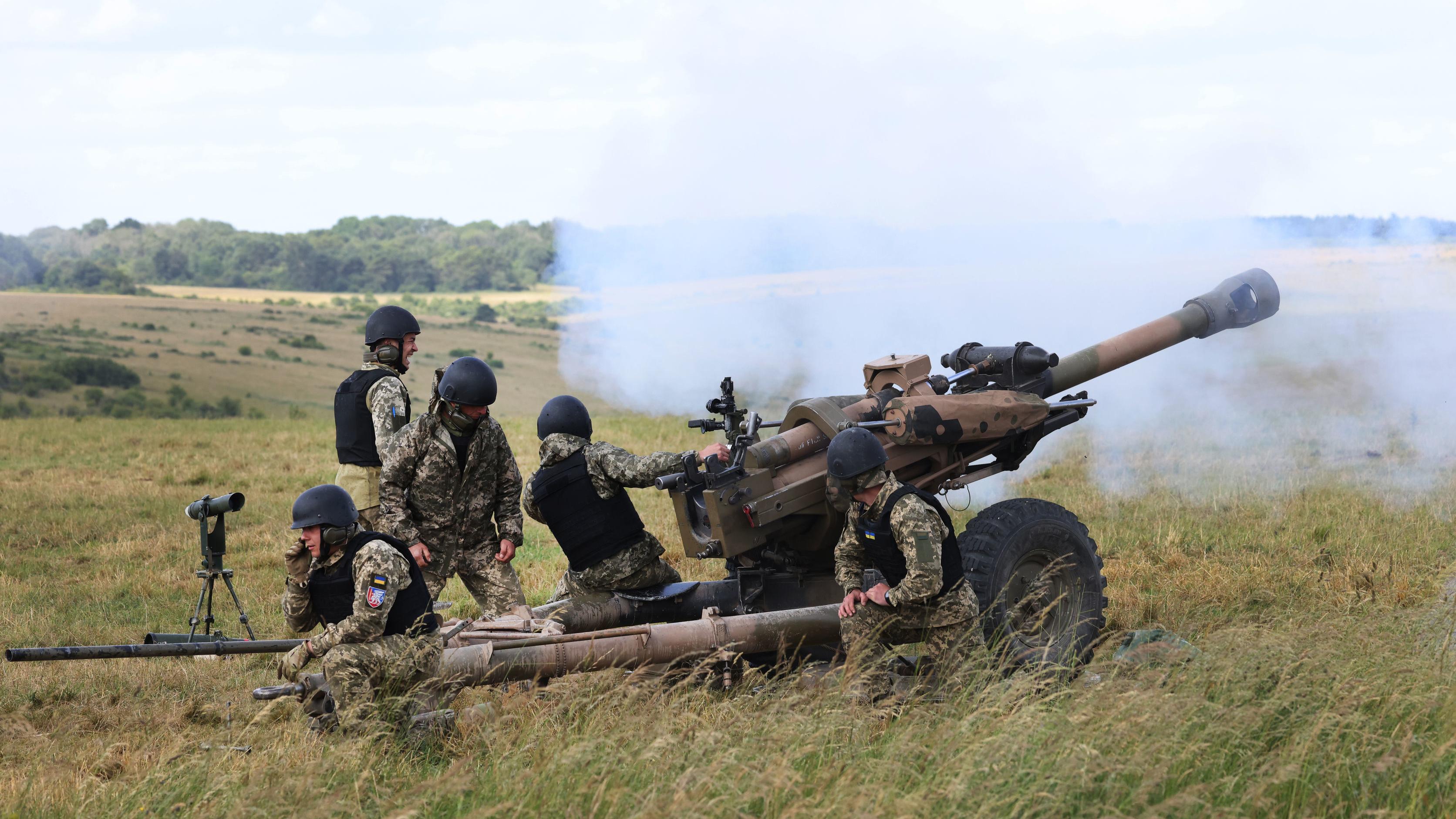 BAE Systems ha abierto una oficina en Ucrania y va a producir obuses de 105 mm L119, que pueden alcanzar objetivos a una distancia de hasta 19 km.