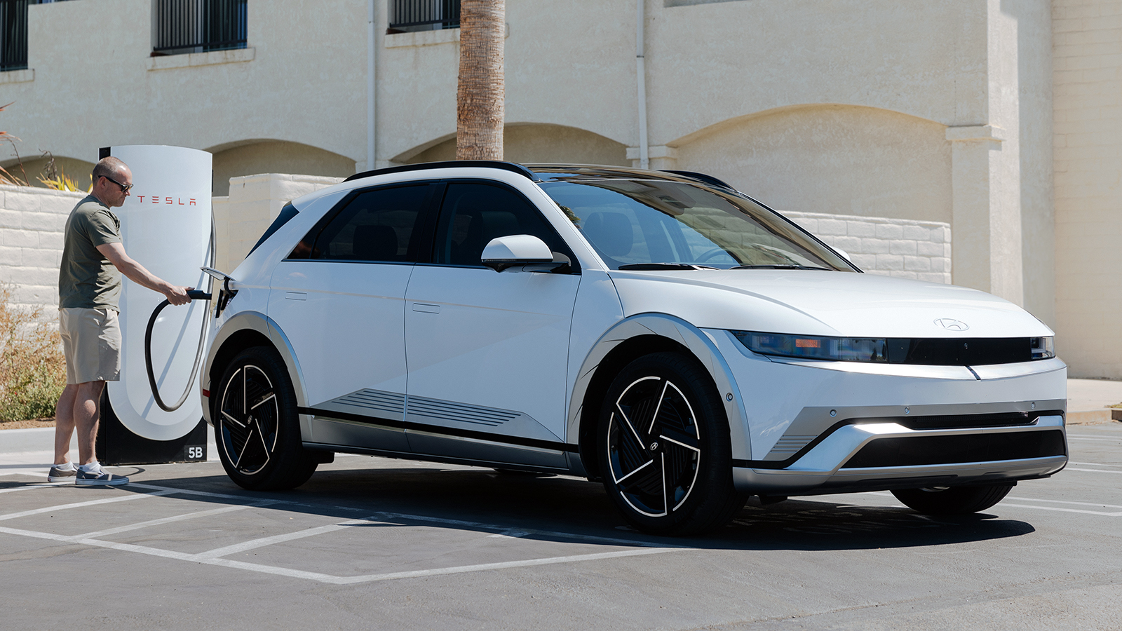 El Hyundai Ioniq 5 2025 incorpora el puerto NACS de Tesla y el nuevo paquete todoterreno XRT El Hyundai Ioniq 5 2025 incorpora el puerto NACS de Tesla y el nuevo paquete todoterreno XRT