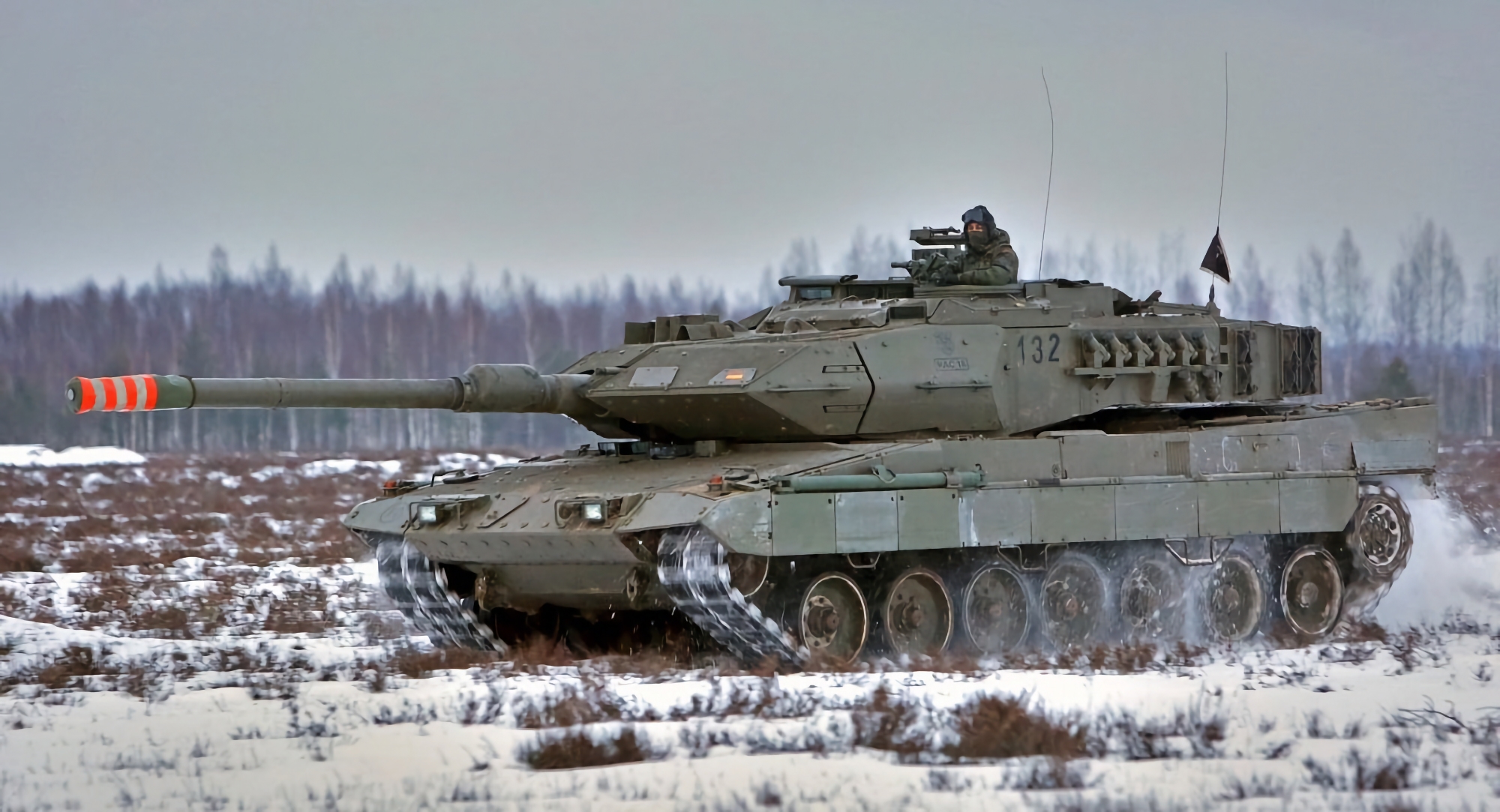 Ya es oficial: España decide dar a Ucrania 10 carros Leopard 2 en lugar de 6 Ya es oficial: España decide dar a Ucrania 10 carros Leopard 2 en lugar de 6