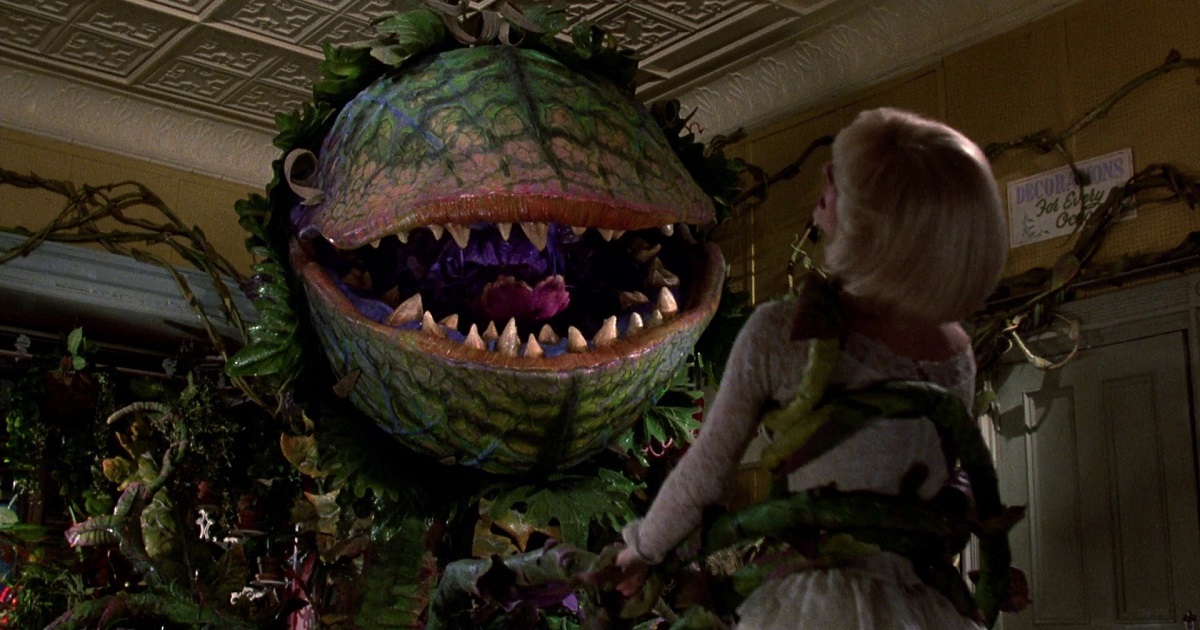 El director de la icónica 'Gremlins', Joe Dante, dirigirá un reboot de la comedia de terror 'Little Shop Of Halloween Horrors'.