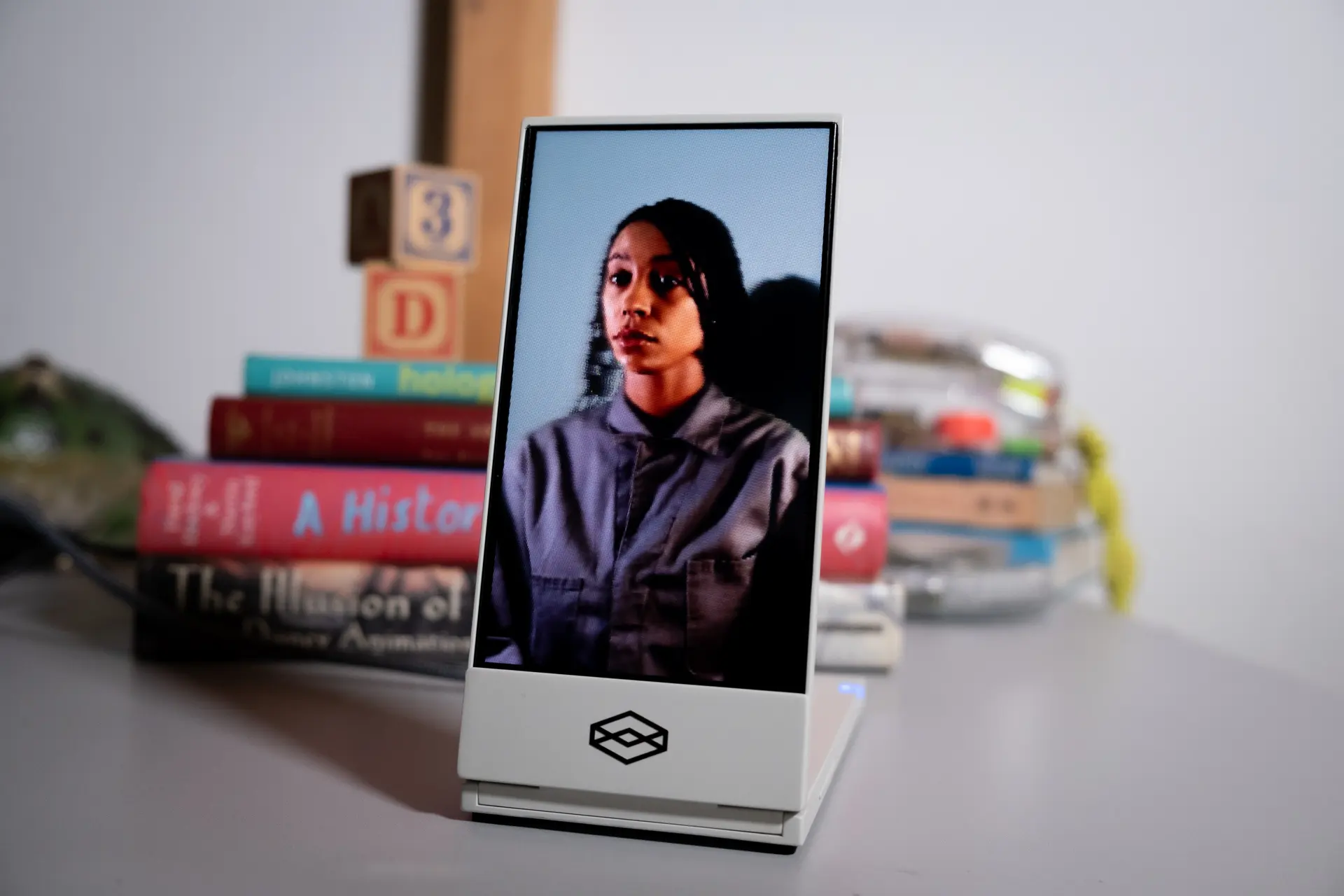 Looking Glass Go: una pantalla holográfica de bolsillo de 300 dólares Looking Glass Go: una pantalla holográfica de bolsillo de 300 dólares