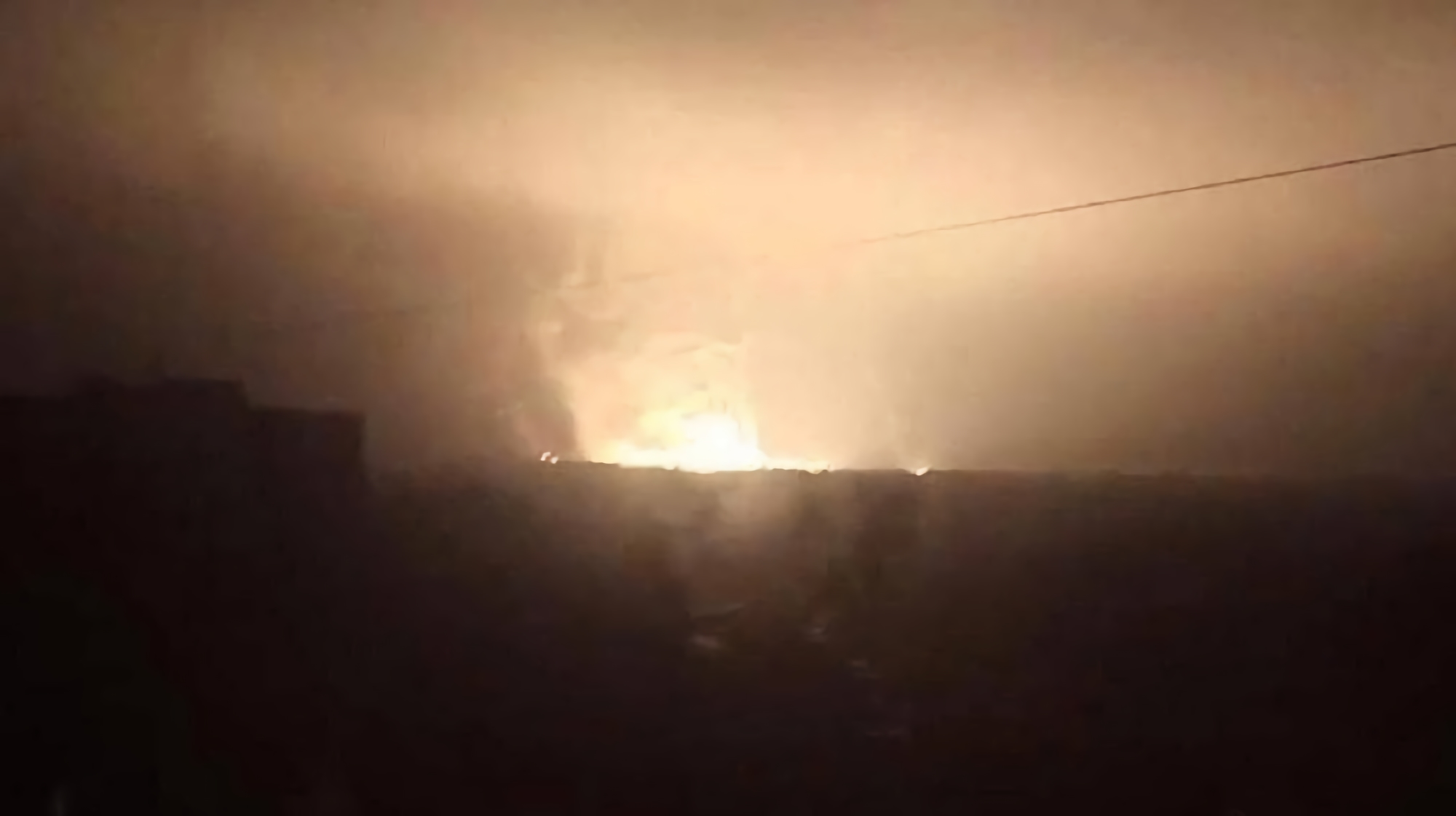Cae la noche, los HIMARS despiertan: serie de explosiones en la Luhansk ocupada Cae la noche, los HIMARS despiertan: serie de explosiones en la Luhansk ocupada