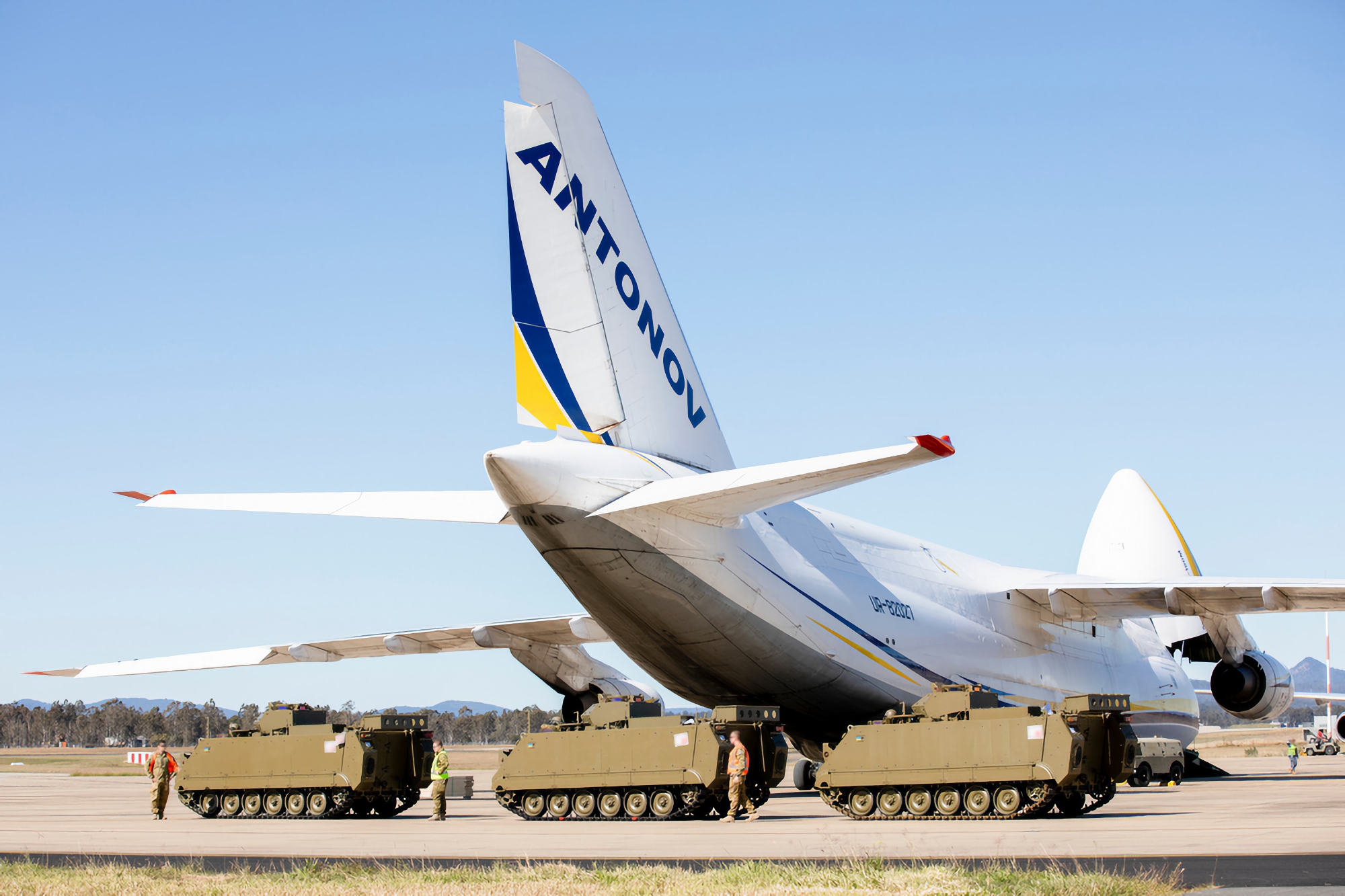 Australia envió el primer lote de vehículos blindados de transporte de personal con orugas M113AS4 a Ucrania Australia envió el primer lote de vehículos blindados de transporte de personal con orugas M113AS4 a Ucrania