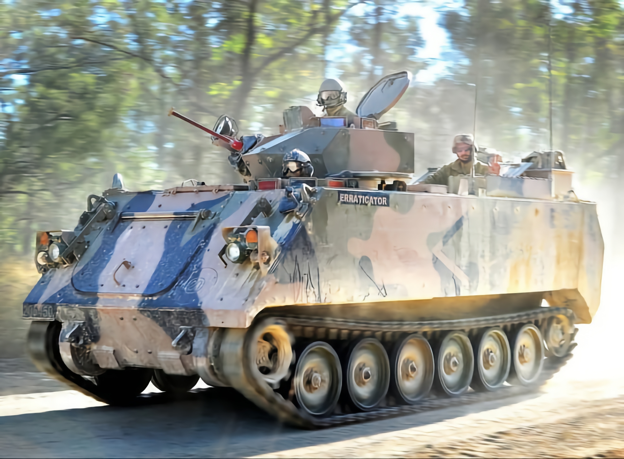 Las fuerzas armadas ucranianas ya utilizan en el frente vehículos blindados de transporte de personal M113AS4, que fueron enviados a Ucrania por Australia Las fuerzas armadas ucranianas ya utilizan en el frente vehículos blindados de transporte de personal M113AS4, que fueron enviados a Ucrania por Australia