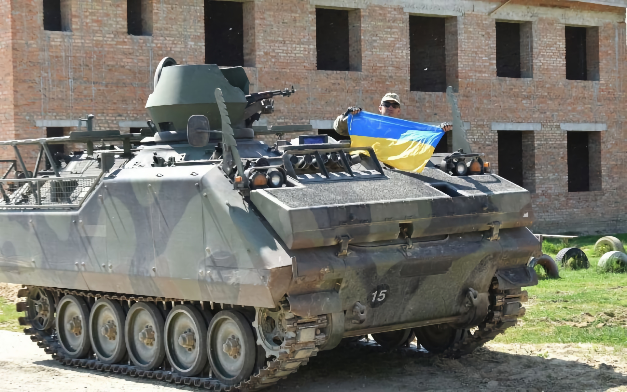Lituania transfirió 20 vehículos a Ucrania y se está preparando para enviar 20 vehículos blindados de transporte de personal estadounidenses M113 Lituania transfirió 20 vehículos a Ucrania y se está preparando para enviar 20 vehículos blindados de transporte de personal estadounidenses M113