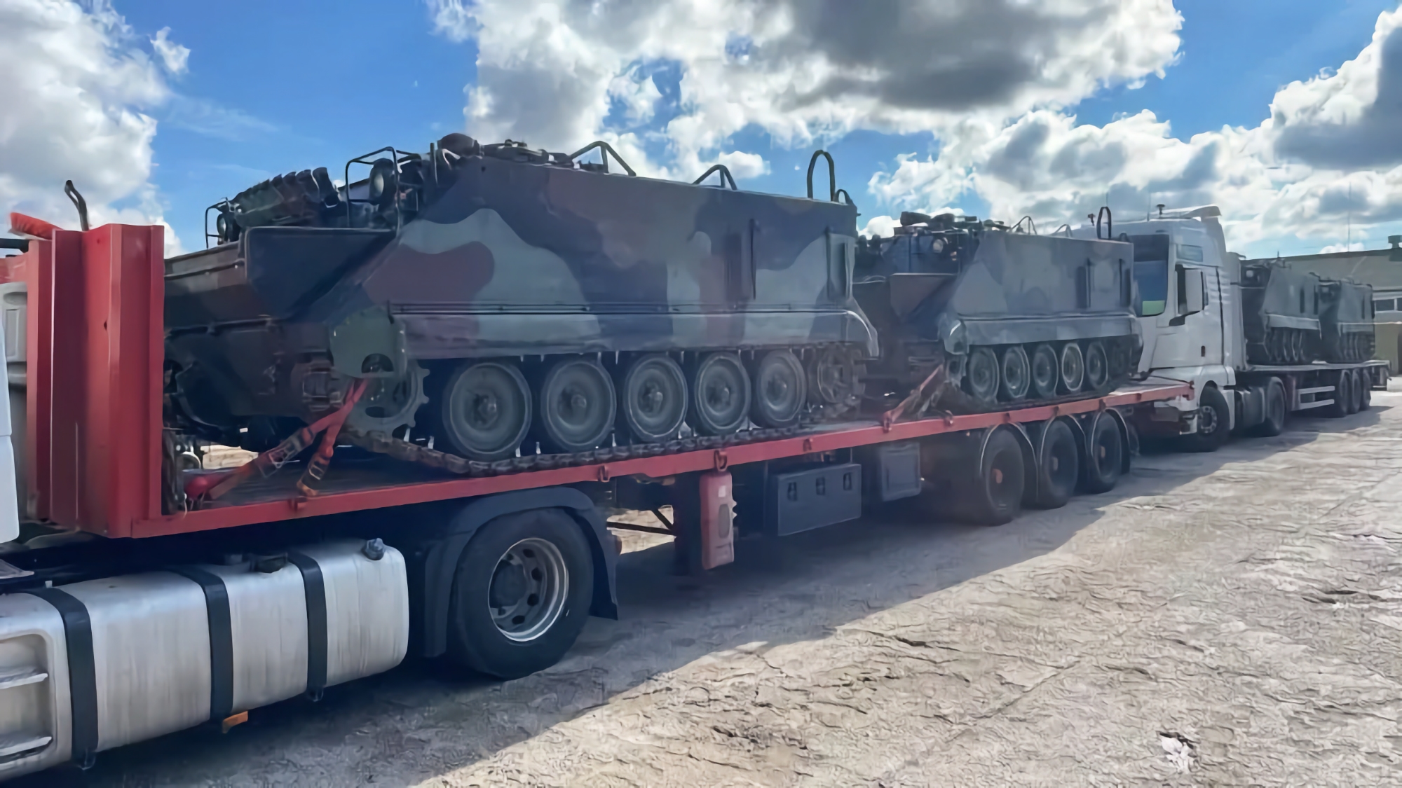 vehículos blindados de transporte de tropas M113, munición para artillería y sistemas de detonación a distancia RISE-1: Lituania entrega a Ucrania un nuevo paquete de ayuda vehículos blindados de transporte de tropas M113, munición para artillería y sistemas de detonación a distancia RISE-1: Lituania entrega a Ucrania un nuevo paquete de ayuda