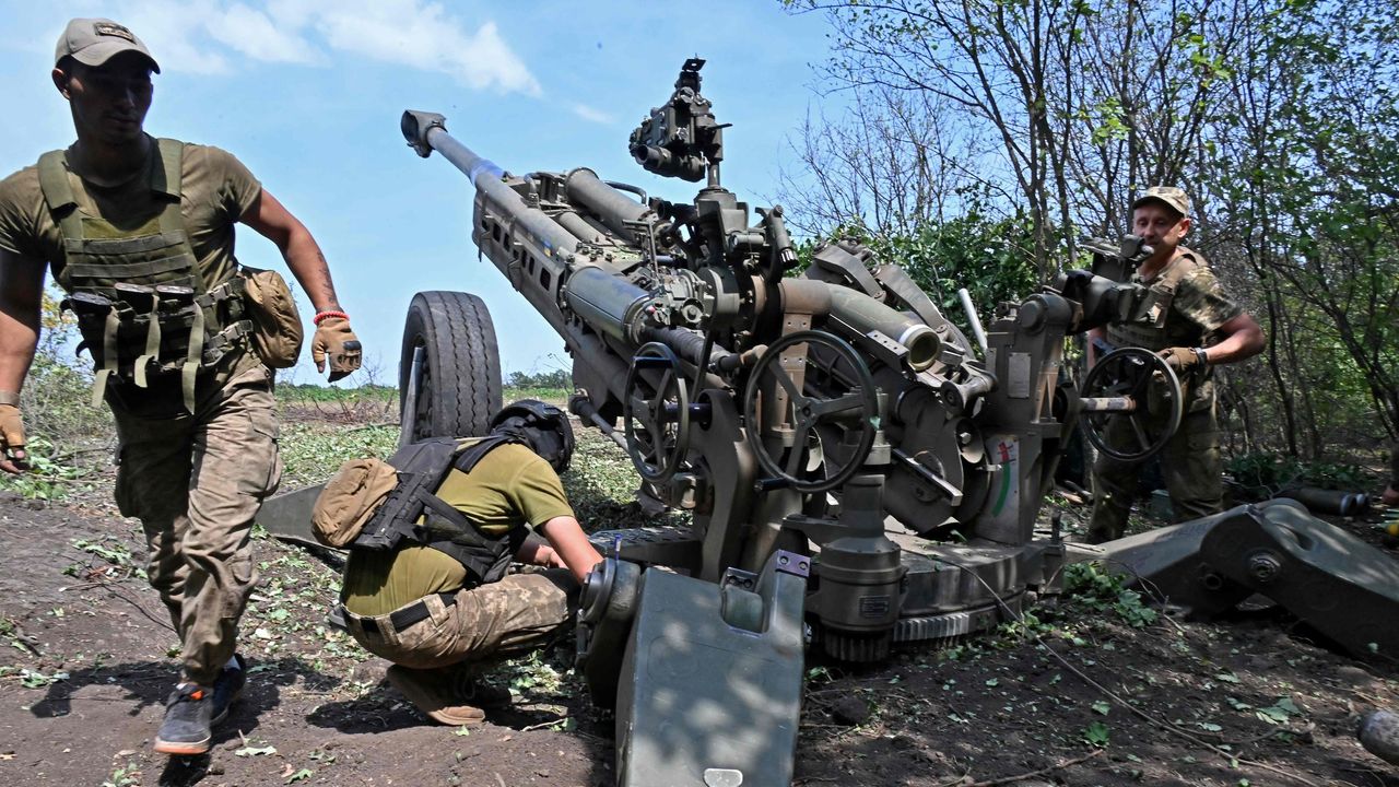 Tras el impresionante éxito en Ucrania, la empresa británica BAE y Estados Unidos quieren reanudar la producción de obuses M777 - WSJ Tras el impresionante éxito en Ucrania, la empresa británica BAE y Estados Unidos quieren reanudar la producción de obuses M777 - WSJ