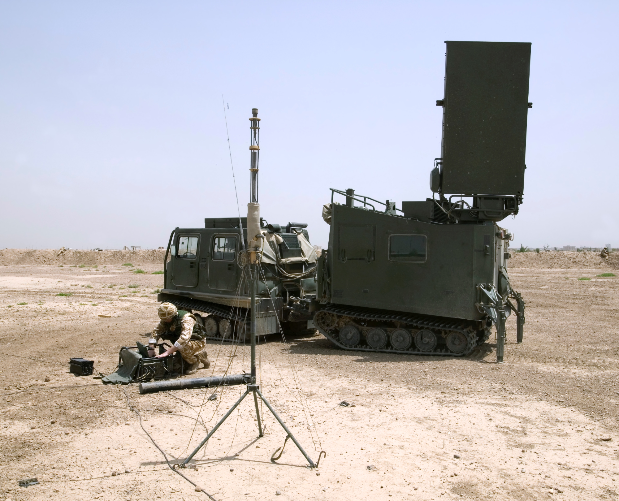 Las AFU utilizan el sistema de contrabatería MAMBA, que detecta y clasifica la artillería, los cohetes y los morteros, además de apuntar a los obuses M777, los HIMARS y los MLRS M270 Las AFU utilizan el sistema de contrabatería MAMBA, que detecta y clasifica la artillería, los cohetes y los morteros, además de apuntar a los obuses M777, los HIMARS y los MLRS M270