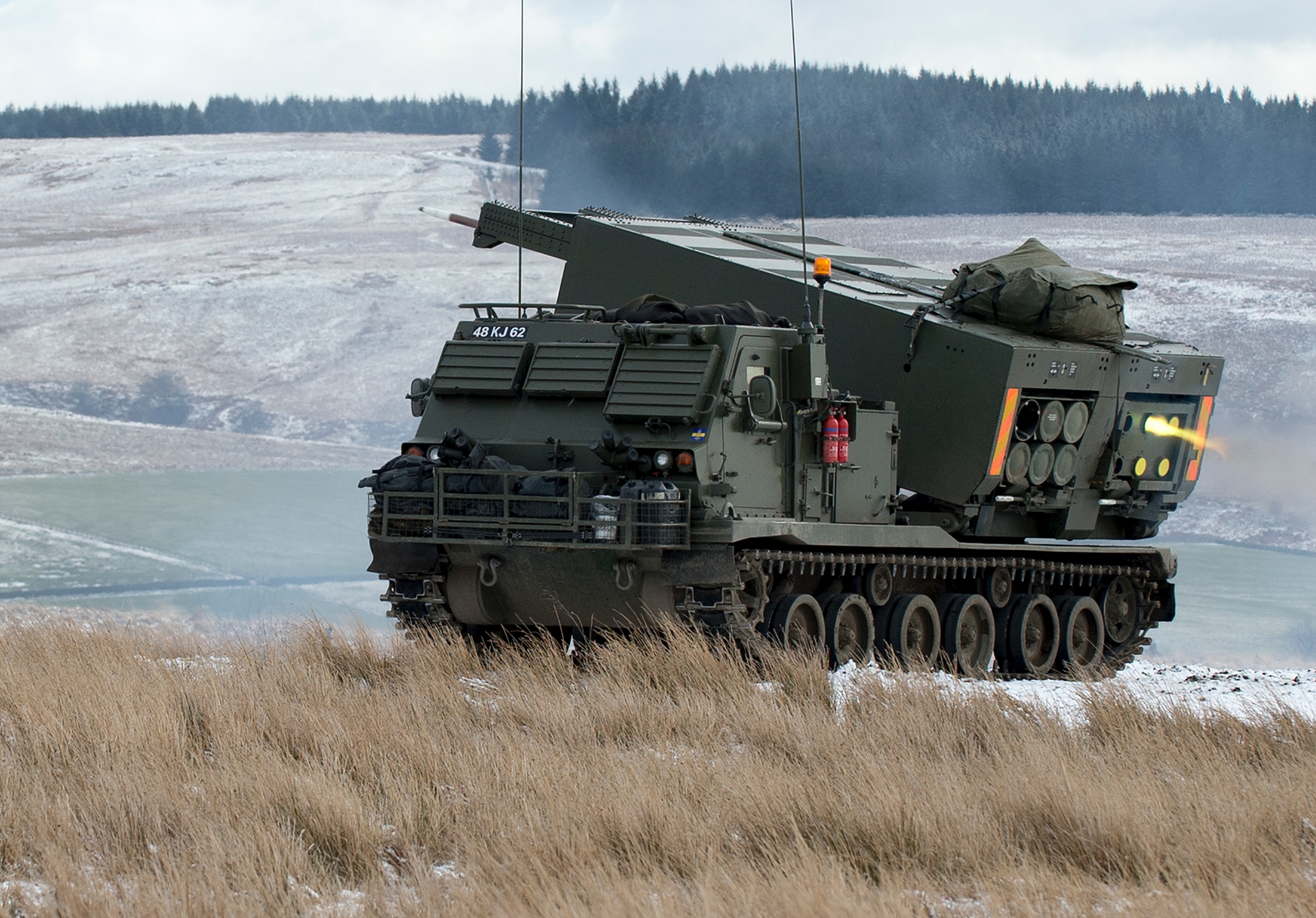 Noruega entregará a Ucrania 3 sistemas de cohetes de lanzamiento múltiple M270 Noruega entregará a Ucrania 3 sistemas de cohetes de lanzamiento múltiple M270