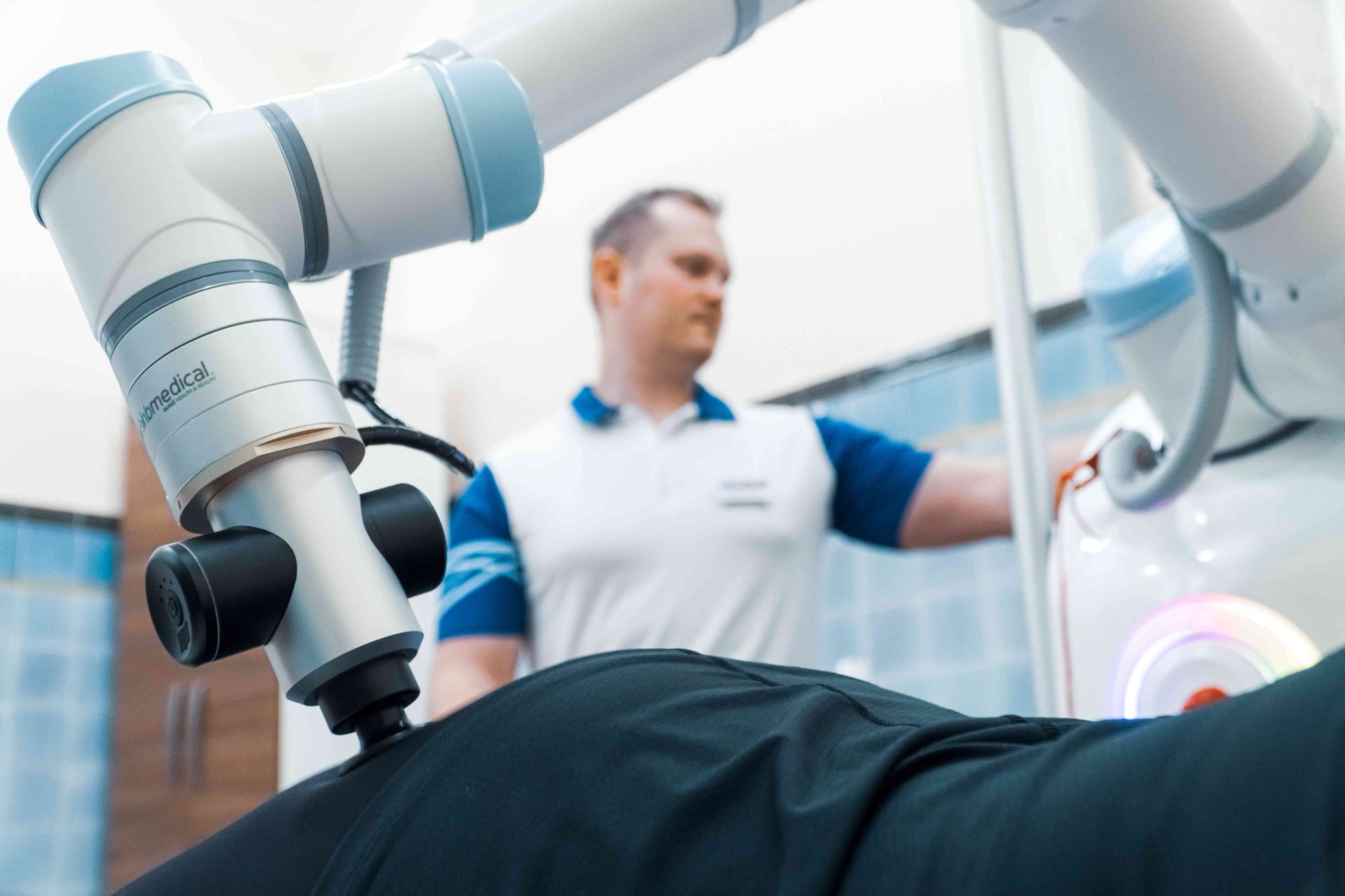 Anna es una robomasajista de alta tecnología que está cambiando la industria del bienestar Anna, la masajista robótica: el futuro de la relajación y la salud
