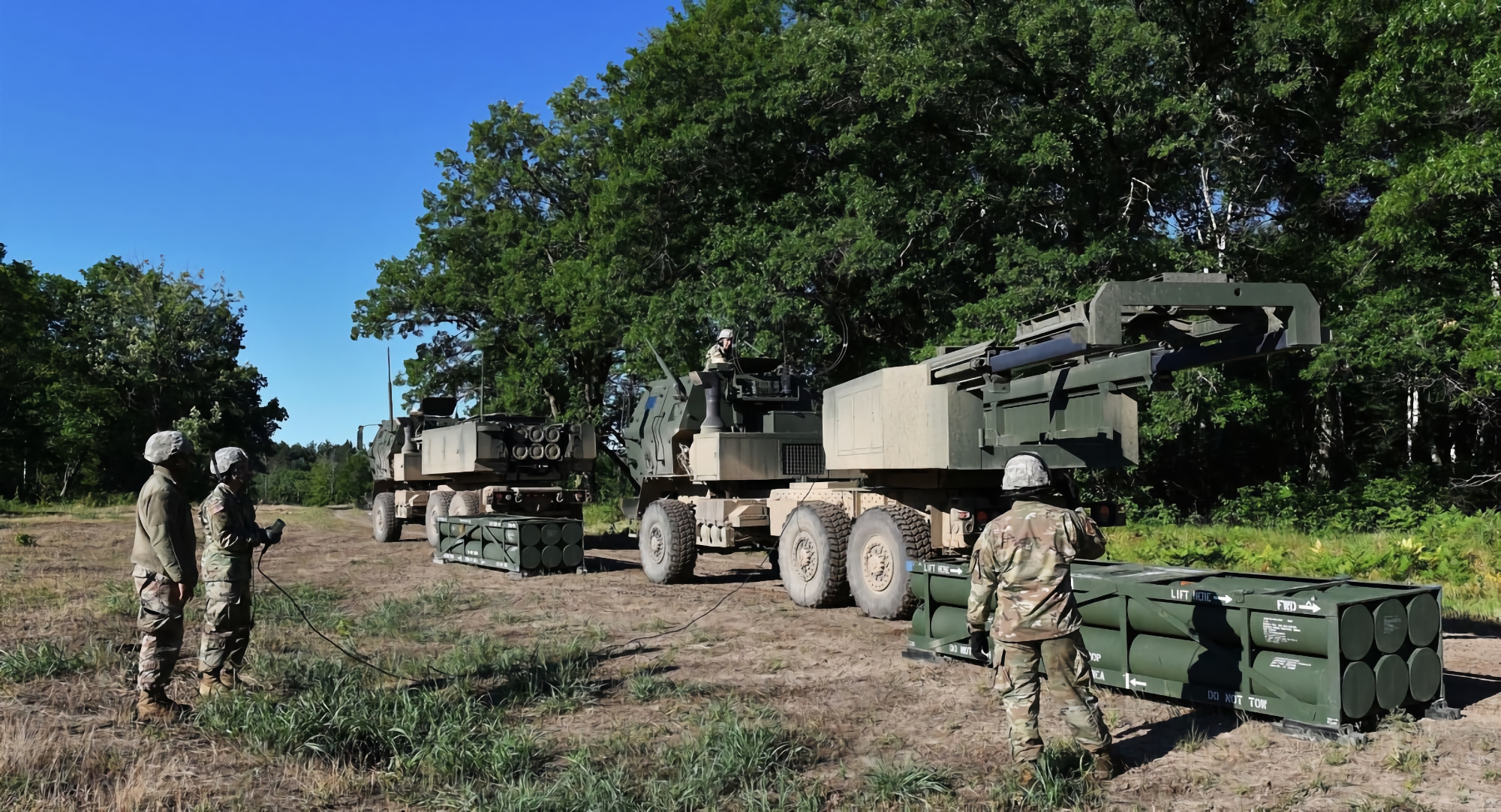 Misiles HIMARS, obuses de 105 mm, 100 HMMWV, gafas de visión nocturna y 50 vehículos médicos blindados: Estados Unidos ha publicado una lista de armas por valor de 675 millones de dólares que se transferirán a Ucrania Misiles HIMARS, obuses de 105 mm, 100 HMMWV, gafas de visión nocturna y 50 vehículos médicos blindados: Estados Unidos ha publicado una lista de armas por valor de 675 millones de dólares que se transferirán a Ucrania