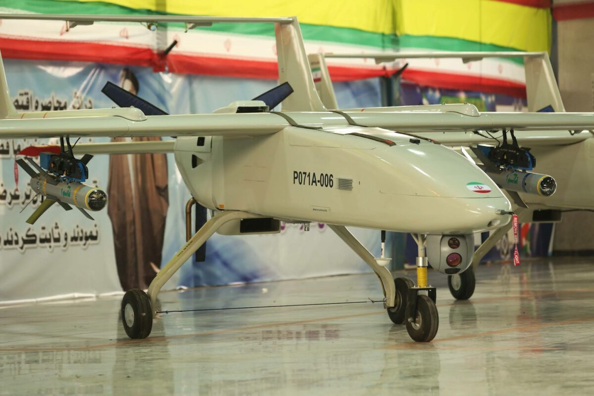 El dron de ataque Mohajer-6 de Irán, con una velocidad de hasta 200 km/h, y los misiles antitanque Almas, con un alcance de lanzamiento de 200 km, fueron presentados en Rusia El dron de ataque Mohajer-6 de Irán, con una velocidad de hasta 200 km/h, y los misiles antitanque Almas, con un alcance de lanzamiento de 200 km, fueron presentados en Rusia