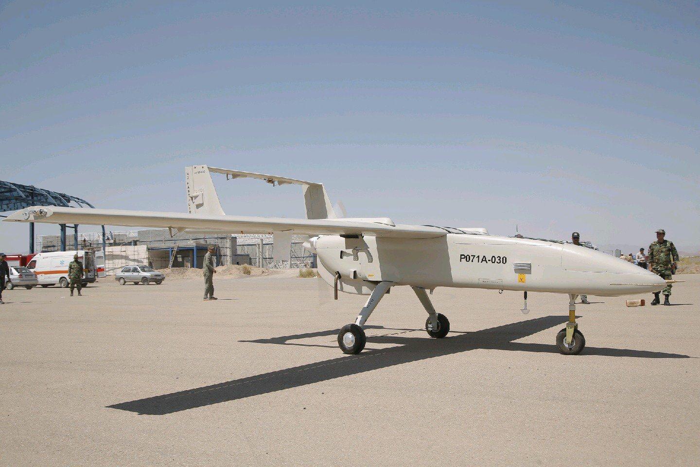 El dron iraní Mohajer-6 tiene componentes extranjeros e incluso una pieza ucraniana: el sistema de dirección El dron iraní Mohajer-6 tiene componentes extranjeros e incluso una pieza ucraniana: el sistema de dirección