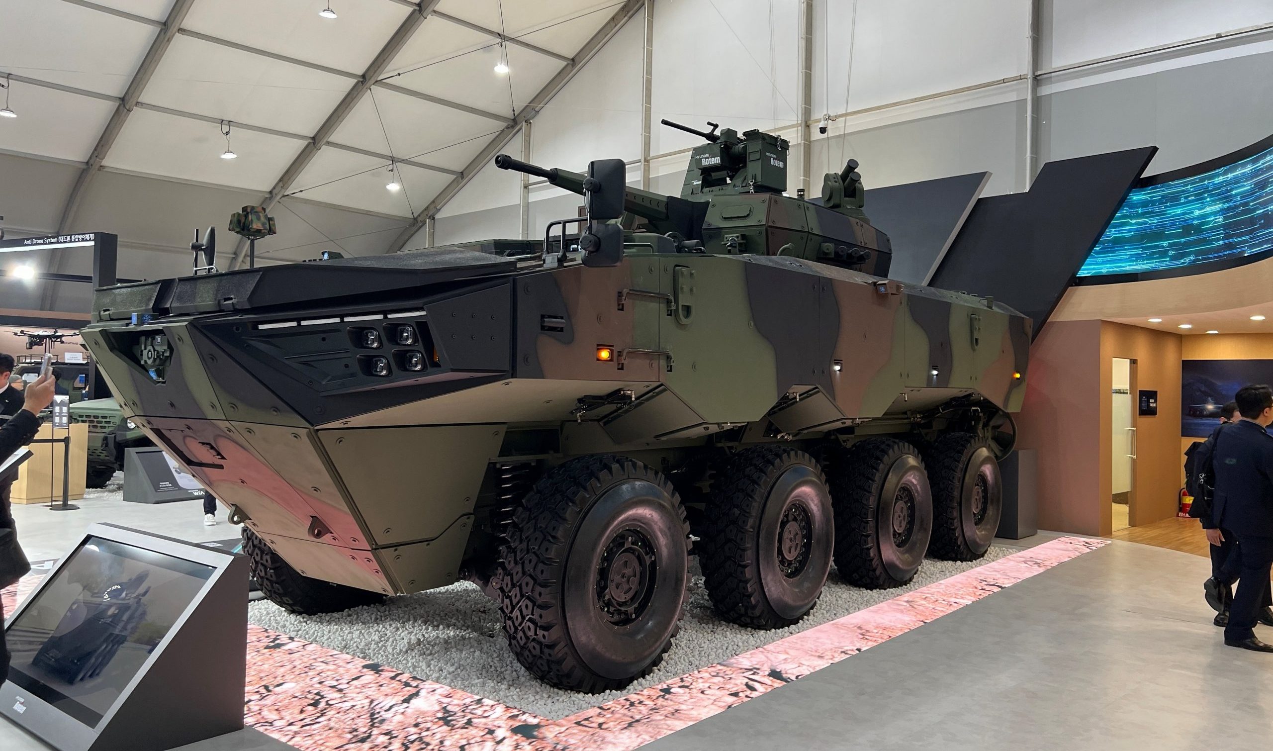 Hyundai Rotem quiere suministrar al ejército ucraniano nuevos vehículos de combate de infantería N-WAV 8x8 Hyundai Rotem quiere suministrar al ejército ucraniano nuevos vehículos de combate de infantería N-WAV 8x8
