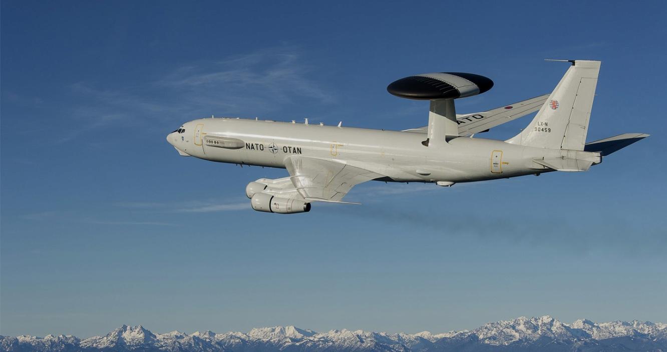 La OTAN despliega un avión estadounidense de detección por radar de largo alcance E-3 Sentry cerca de la frontera rusa en Europa La OTAN despliega un avión estadounidense de detección por radar de largo alcance E-3 Sentry cerca de la frontera rusa en Europa