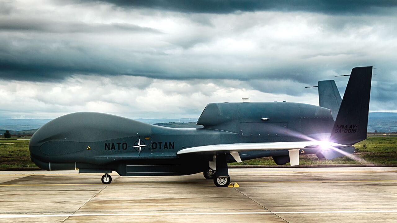Los misiles rusos cruzaron la frontera polaca y mataron a dos personas - Los aviones de combate de la Fuerza Aérea surcaron los cielos y Estados Unidos envió un dron de reconocimiento estratégico RQ-4D Phoenix Los misiles rusos cruzaron la frontera polaca y mataron a dos personas - Los aviones de combate de la Fuerza Aérea surcaron los cielos y Estados Unidos envió un dron de reconocimiento estratégico RQ-4D Phoenix