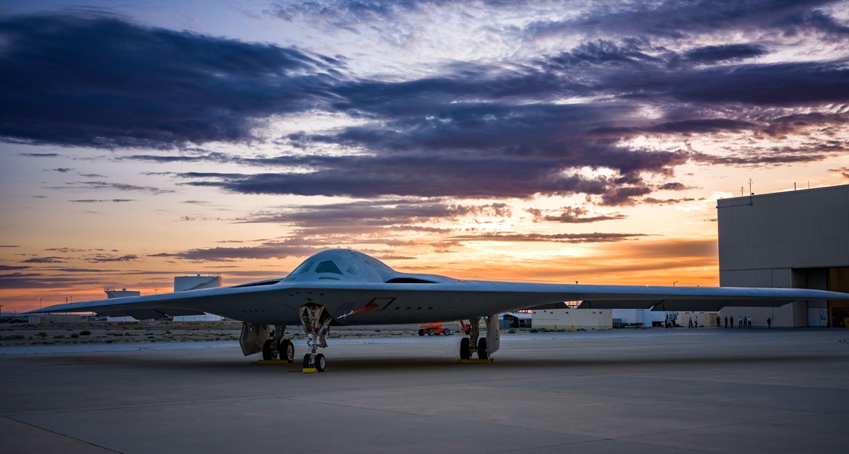 El bombardero nuclear de nueva generación B-21 Raider ha comenzado las pruebas de rodaje previas a su vuelo inaugural. El bombardero nuclear de nueva generación B-21 Raider ha comenzado las pruebas de rodaje previas a su vuelo inaugural.