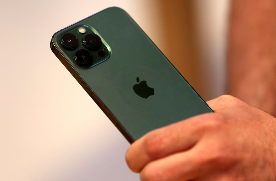 Brasil prohibió a Apple vender iPhones sin cargador en el kit Brasil prohibió a Apple vender iPhones sin cargador en el kit