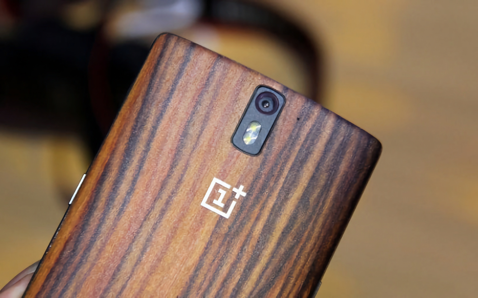 Insider: El OnePlus 12 podría tener una versión especial con panel trasero de madera como el OnePlus One y el OnePlus 2 Insider: El OnePlus 12 podría tener una versión especial con panel trasero de madera como el OnePlus One y el OnePlus 2