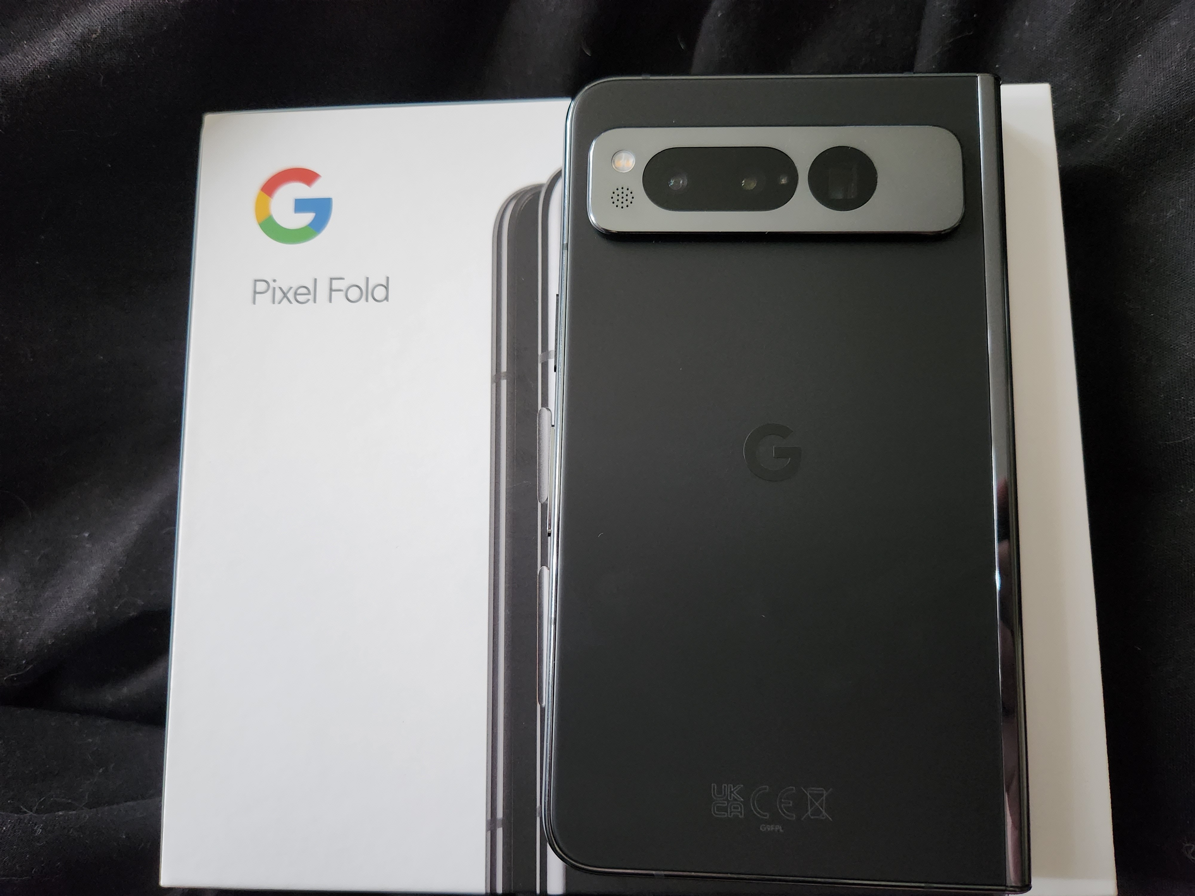 Un cliente recibió antes de tiempo el smartphone plegable Pixel Fold y lo mostró en directo: aún hay un pliegue en la pantalla Un cliente recibió antes de tiempo el smartphone plegable Pixel Fold y lo mostró en directo: aún hay un pliegue en la pantalla