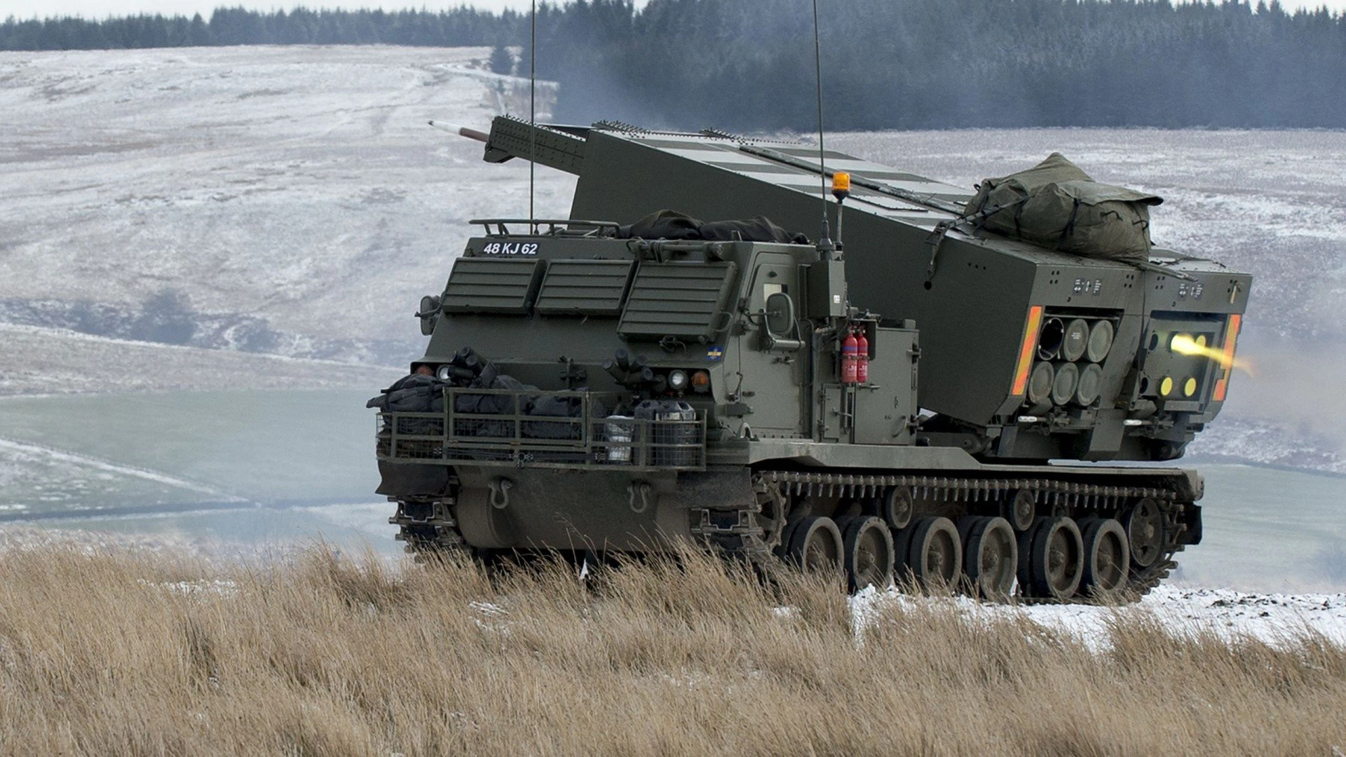 El Reino Unido recibirá 44 MLRS M270B2 mejorados, capaces de lanzar misiles GMLRS-ER y PrSM con un alcance de hasta 500 km. El Reino Unido recibirá 44 MLRS M270B2 mejorados, capaces de lanzar misiles GMLRS-ER y PrSM con un alcance de hasta 500 km.