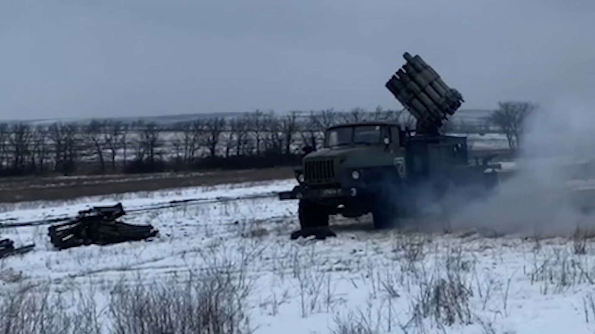 Las AFU destruyeron un bombardero ruso RBU-6000 poco común con ayuda de la artillería (vídeo) Las AFU destruyeron un bombardero ruso RBU-6000 poco común con ayuda de la artillería (vídeo)