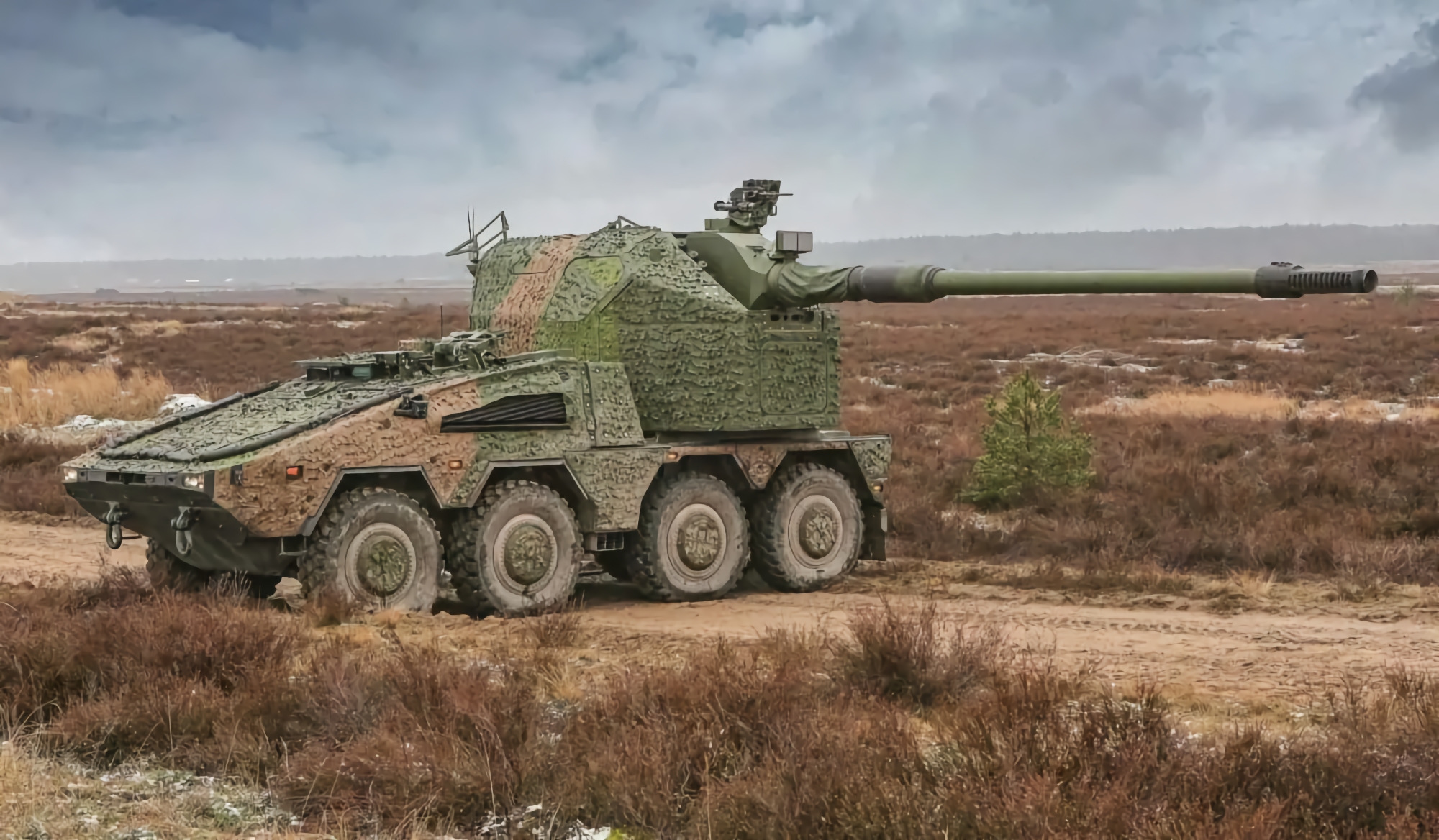Ucrania compra a Alemania un moderno RCH-155 SAU con una torreta Panzerhaubitze 2000 y un alcance de fuego de hasta 54 km, contrato por valor de 216.000.000 de euros Ucrania compra a Alemania un moderno RCH-155 SAU con una torreta Panzerhaubitze 2000 y un alcance de fuego de hasta 54 km, contrato por valor de 216.000.000 de euros