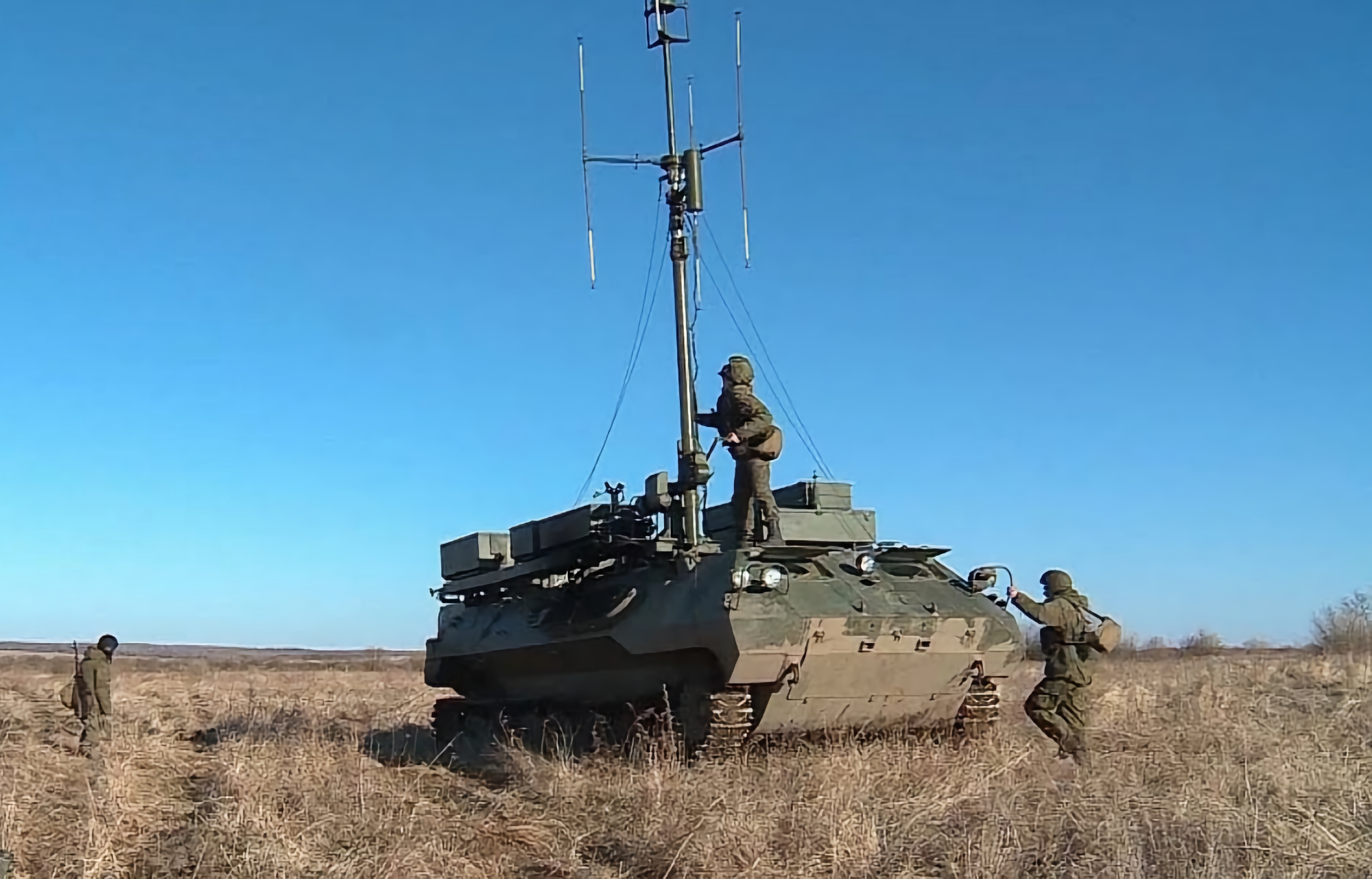 Valioso trofeo: Las Fuerzas Armadas de Ucrania capturaron la estación R-934BMV para el complejo REB "Borisoglebsk-2", que inutiliza las comunicaciones por satélite del enemigo Valioso trofeo: Las Fuerzas Armadas de Ucrania capturaron la estación R-934BMV para el complejo REB "Borisoglebsk-2", que inutiliza las comunicaciones por satélite del enemigo