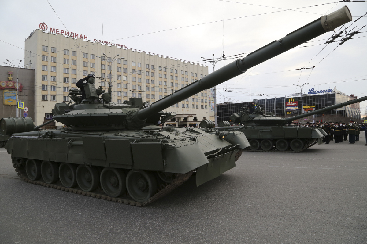 Las AFU destruyeron el tanque ruso T-80BVM actualizado más reciente de 2018 Las AFU destruyeron el tanque ruso T-80BVM actualizado más reciente de 2018