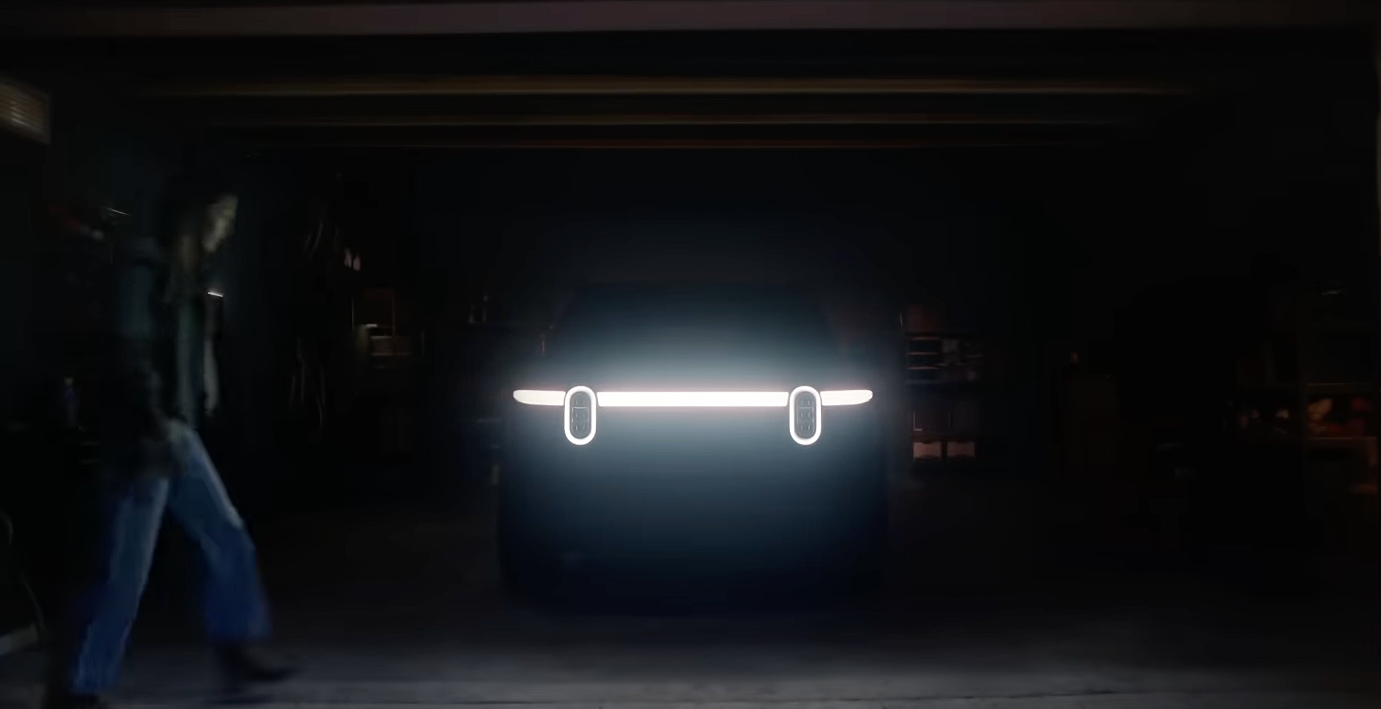 Un competidor para el Tesla Model Y, el Hyundai Ioniq 5 y el Kia EV6: Rivian ha revelado el primer teaser del SUV eléctrico R2 Un competidor para el Tesla Model Y, el Hyundai Ioniq 5 y el Kia EV6: Rivian ha revelado el primer teaser del SUV eléctrico R2