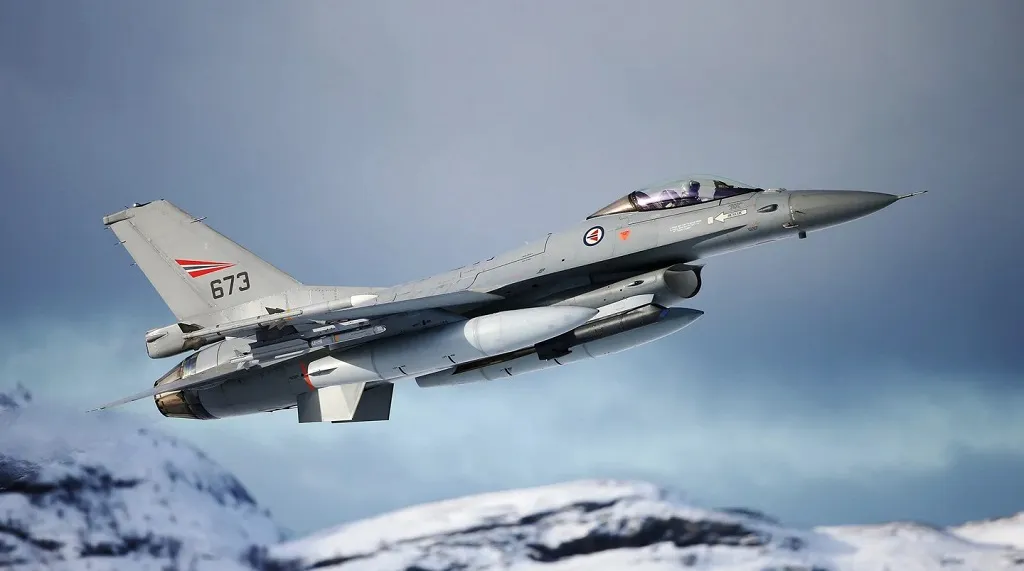 Ucrania ha acordado recibir entre 50 y 60 cazas estadounidenses F-16 Fighting Falcon de cuarta generación, pero necesita 160 aviones para la paridad aérea Ucrania ha acordado recibir entre 50 y 60 cazas estadounidenses F-16 Fighting Falcon de cuarta generación, pero necesita 160 aviones para la paridad aérea