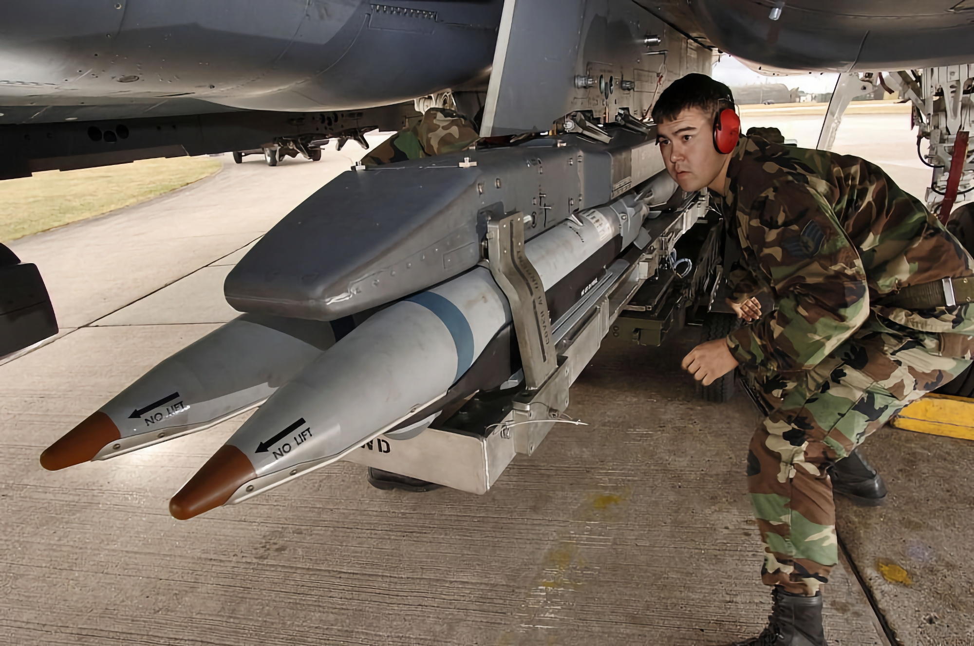 Finlandia comprará a EE.UU. bombas SDB-I y kits JDAM para el avión de combate de quinta generación F-35A Finlandia comprará a EE.UU. bombas SDB-I y kits JDAM para el avión de combate de quinta generación F-35A