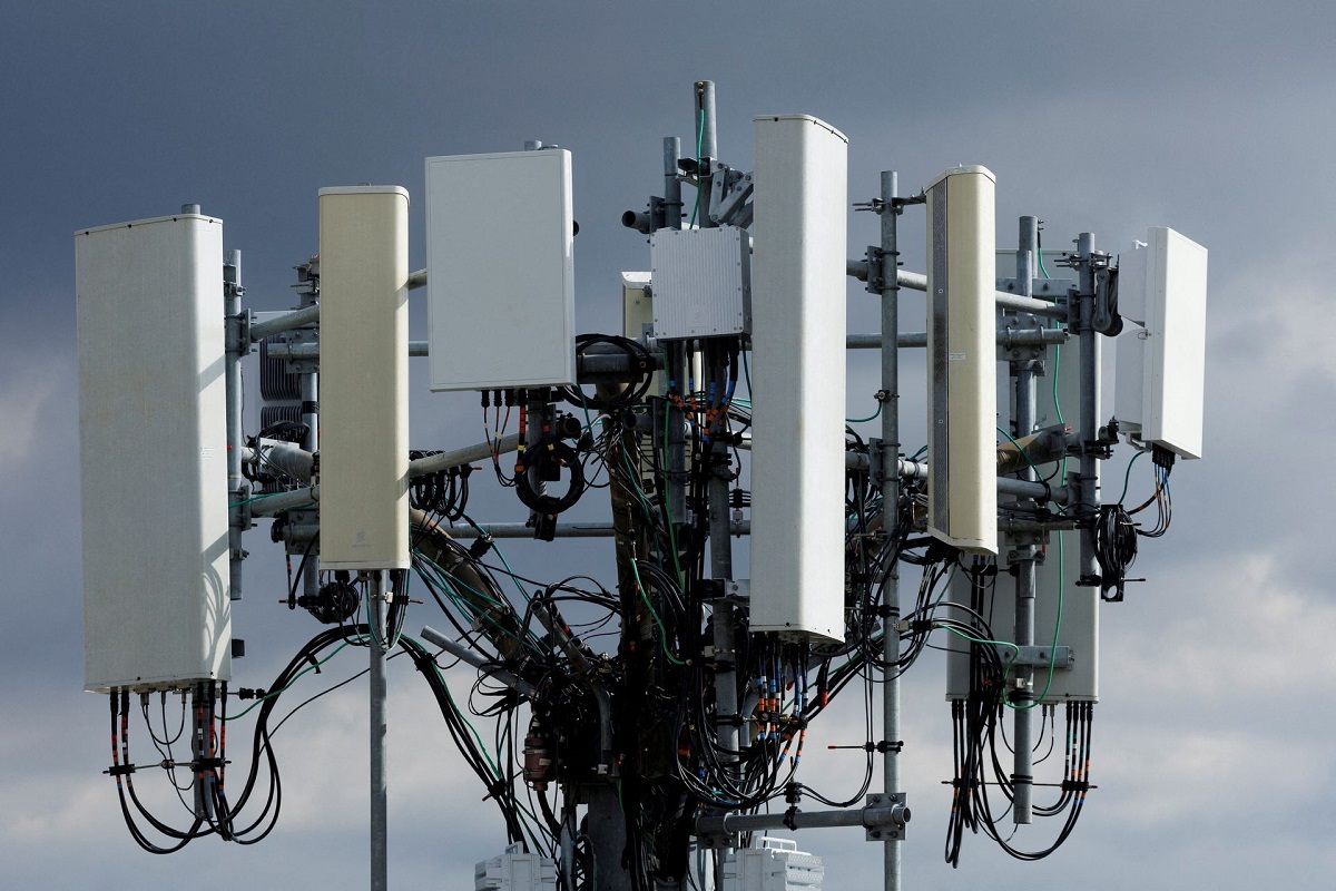 La FAA, tras la exigencia de AT&T y Verizon de que los pequeños operadores pospongan el despliegue del 5G por el riesgo de interrupción de los equipos de las aeronaves La FAA, tras la exigencia de AT&T y Verizon de que los pequeños operadores pospongan el despliegue del 5G por el riesgo de interrupción de los equipos de las aeronaves