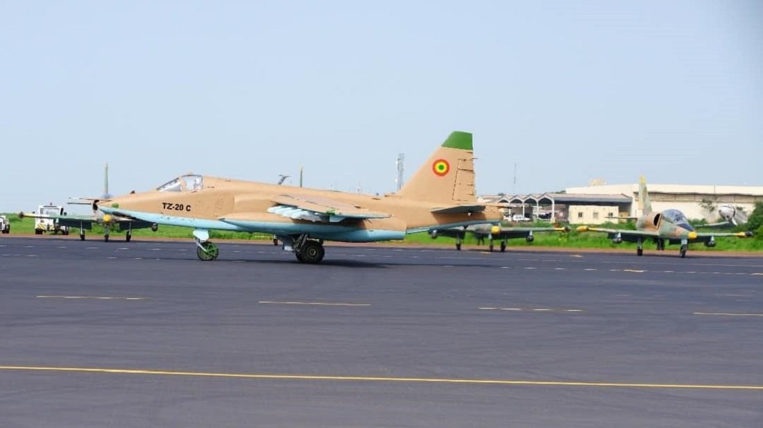Mali ha recibido de Rusia dos aviones de ataque Su-25 desde 2022, pero ambos se estrellaron antes de cumplir nueve meses de servicio. Mali ha recibido de Rusia dos aviones de ataque Su-25 desde 2022, pero ambos se estrellaron antes de cumplir nueve meses de servicio.