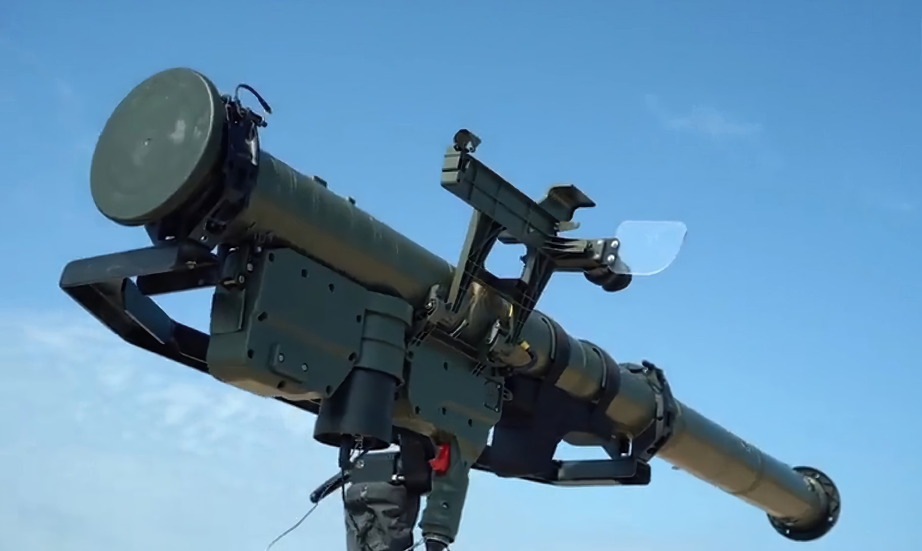 Las Fuerzas Armadas turcas han recibido su primer lote de sistemas portátiles de defensa antiaérea SUNGUR. Puede identificar y rastrear objetivos Las Fuerzas Armadas turcas han recibido su primer lote de sistemas portátiles de defensa antiaérea SUNGUR. Puede identificar y rastrear objetivos